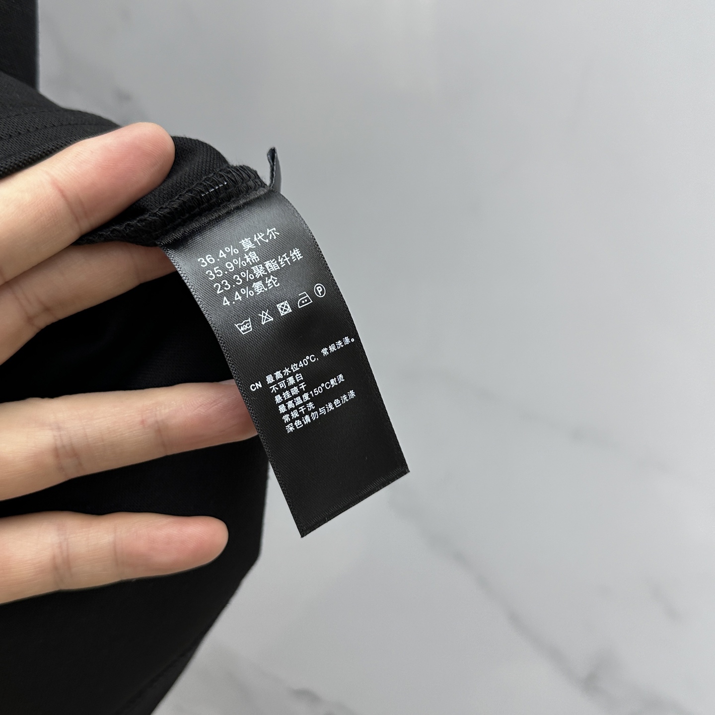 🆕CH*克罗心 2025SS秋季新款短袖打底T 恤，以当季色调传递典雅韵味，成就日常搭配佳选。胸前log