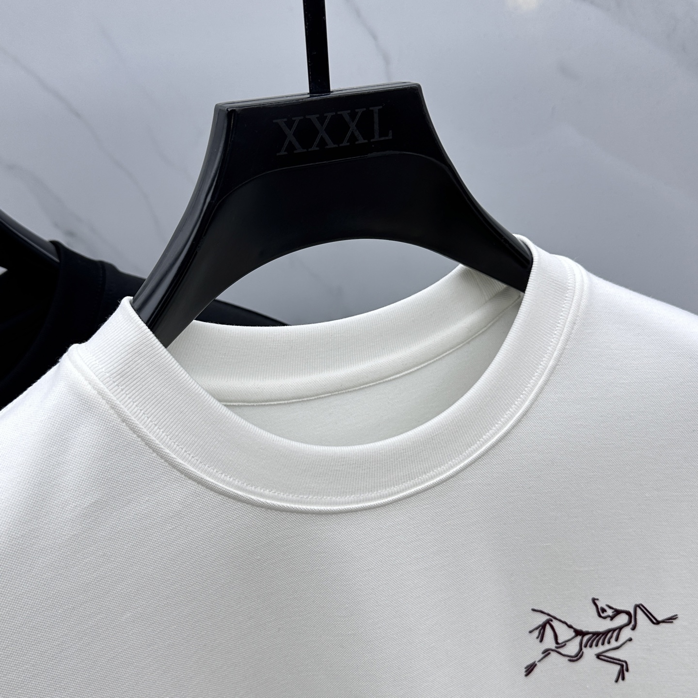 🆕ARCTERYX始祖鸟 2025SS秋季新款短袖打底T 恤，以当季色调传递典雅韵味，成就日常搭配佳选。