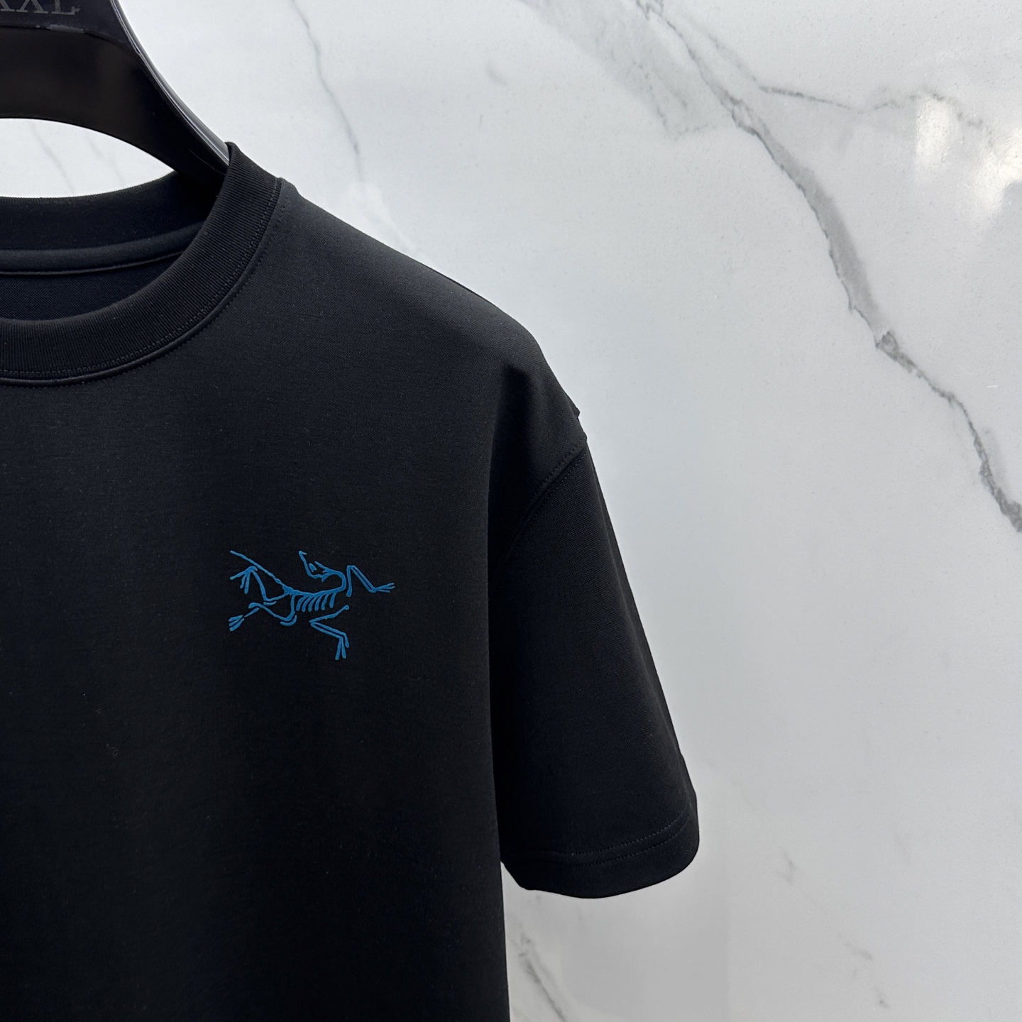 🆕ARCTERYX始祖鸟 2025SS秋季新款短袖打底T 恤，以当季色调传递典雅韵味，成就日常搭配佳选。