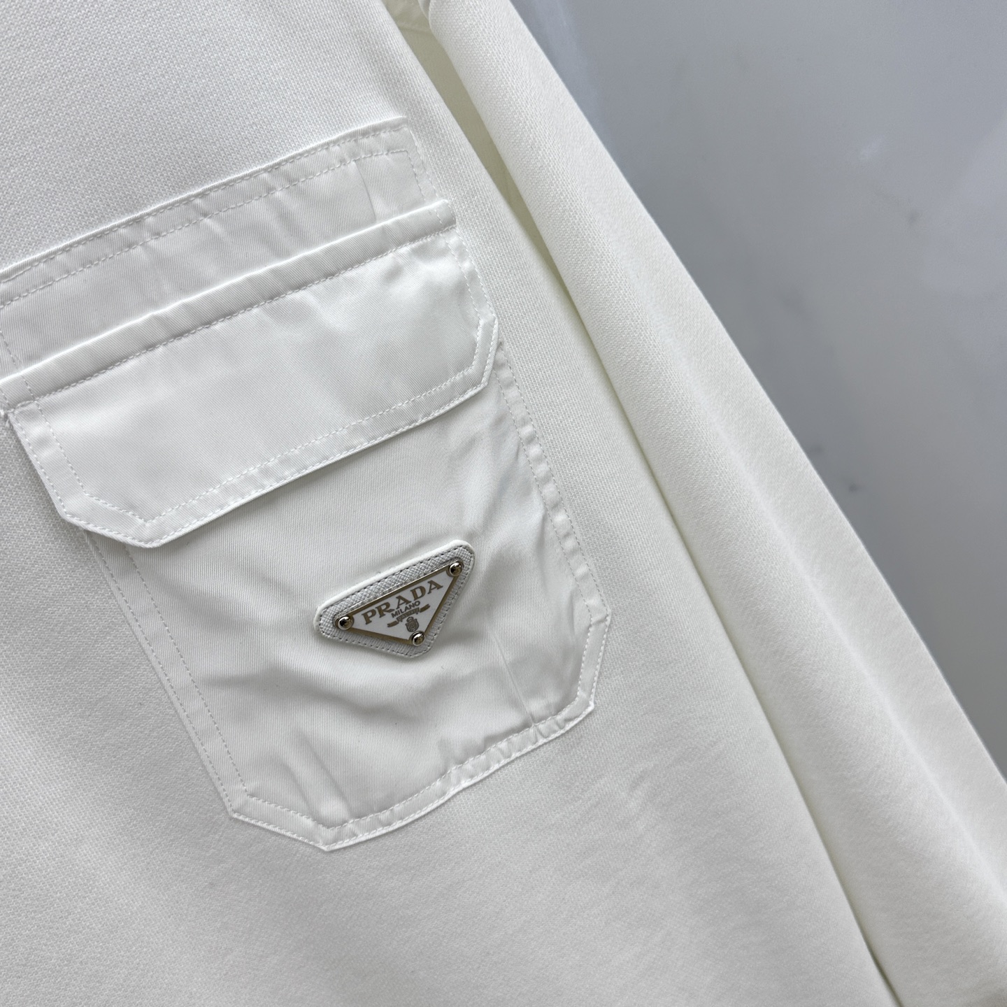 🆕Prada普拉达 2025Ss秋冬新款卫衣，精美工艺圆领款，特制纯棉400克面料升级水洗大毛圈、柔软贴