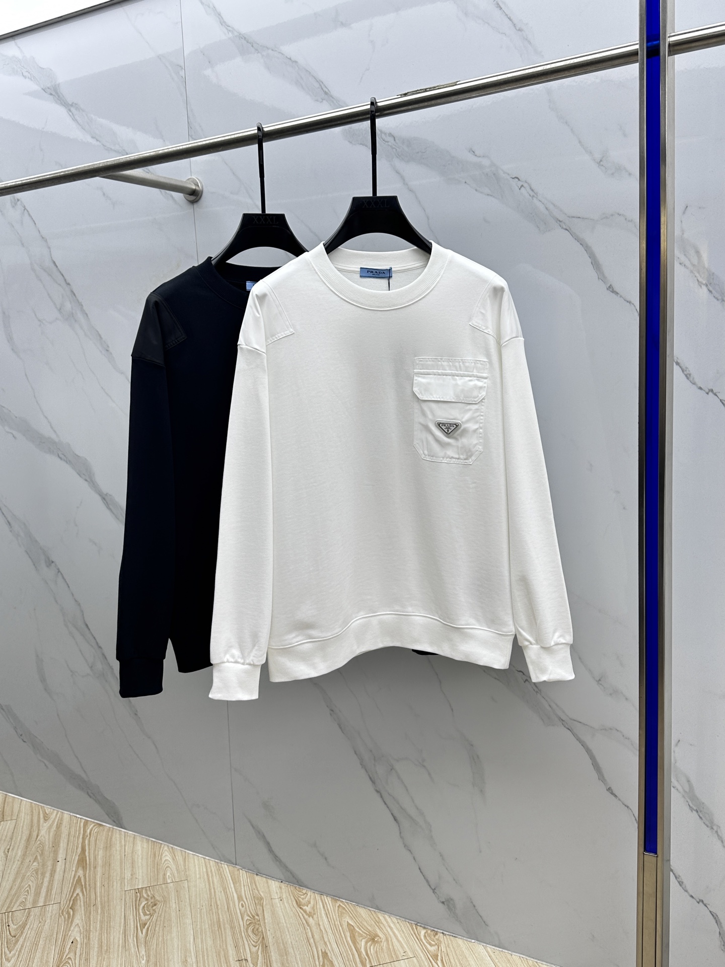 🆕Prada普拉达 2025Ss秋冬新款卫衣，精美工艺圆领款，特制纯棉400克面料升级水洗大毛圈、柔软贴
