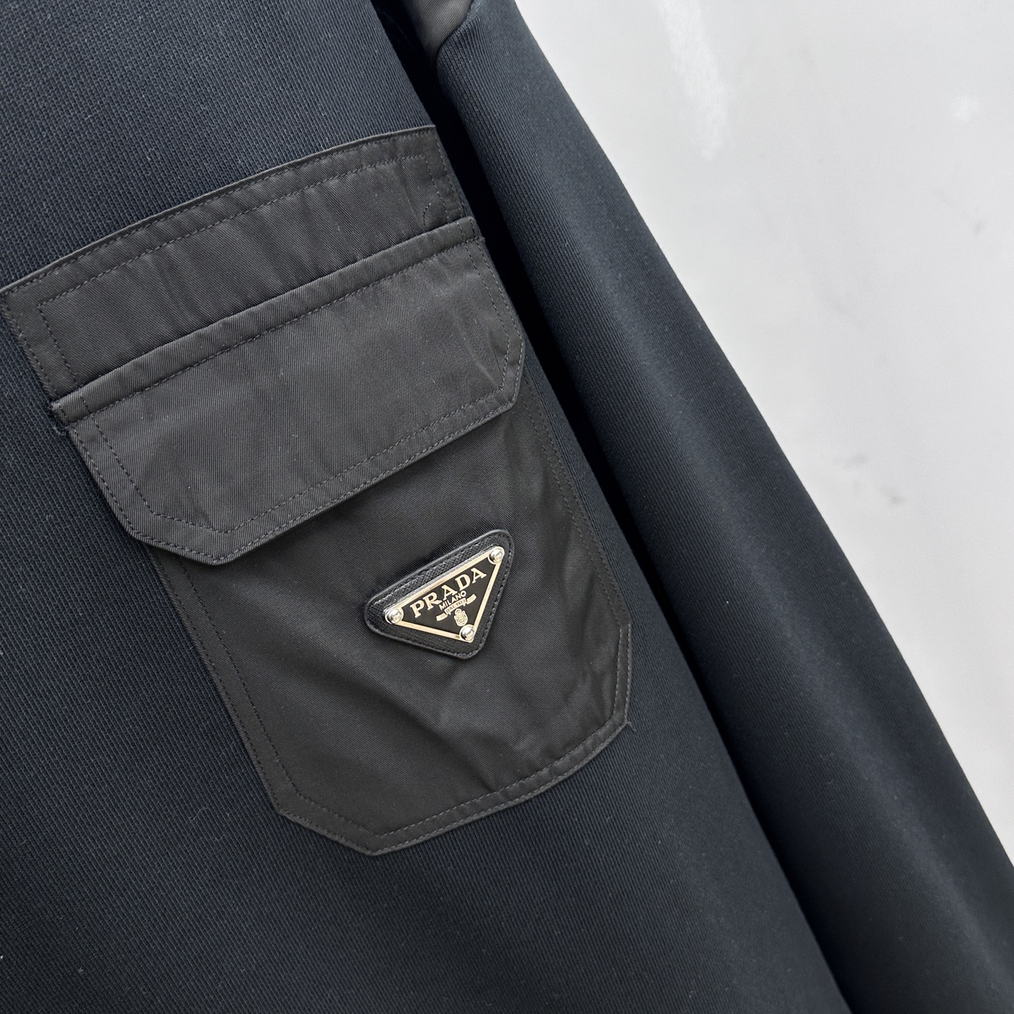 🆕Prada普拉达 2025Ss秋冬新款卫衣，精美工艺圆领款，特制纯棉400克面料升级水洗大毛圈、柔软贴