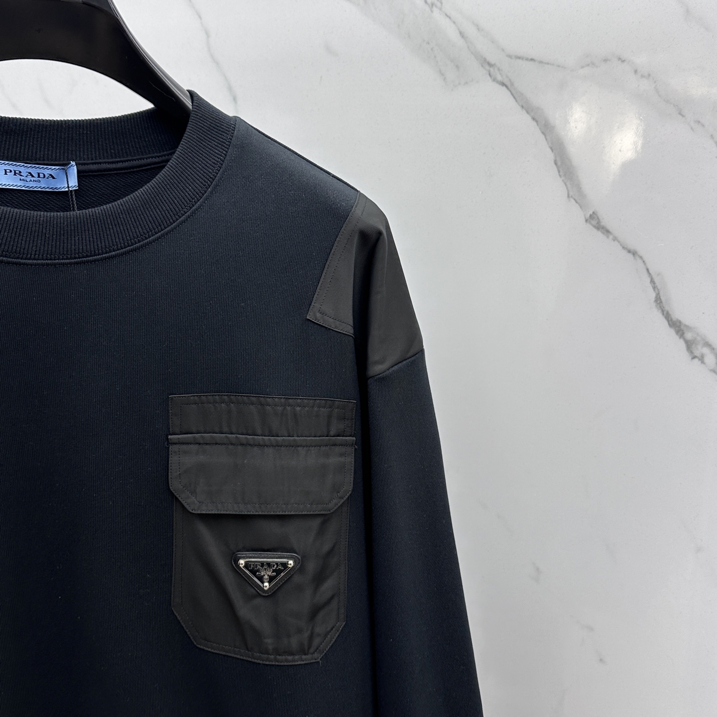 🆕Prada普拉达 2025Ss秋冬新款卫衣，精美工艺圆领款，特制纯棉400克面料升级水洗大毛圈、柔软贴