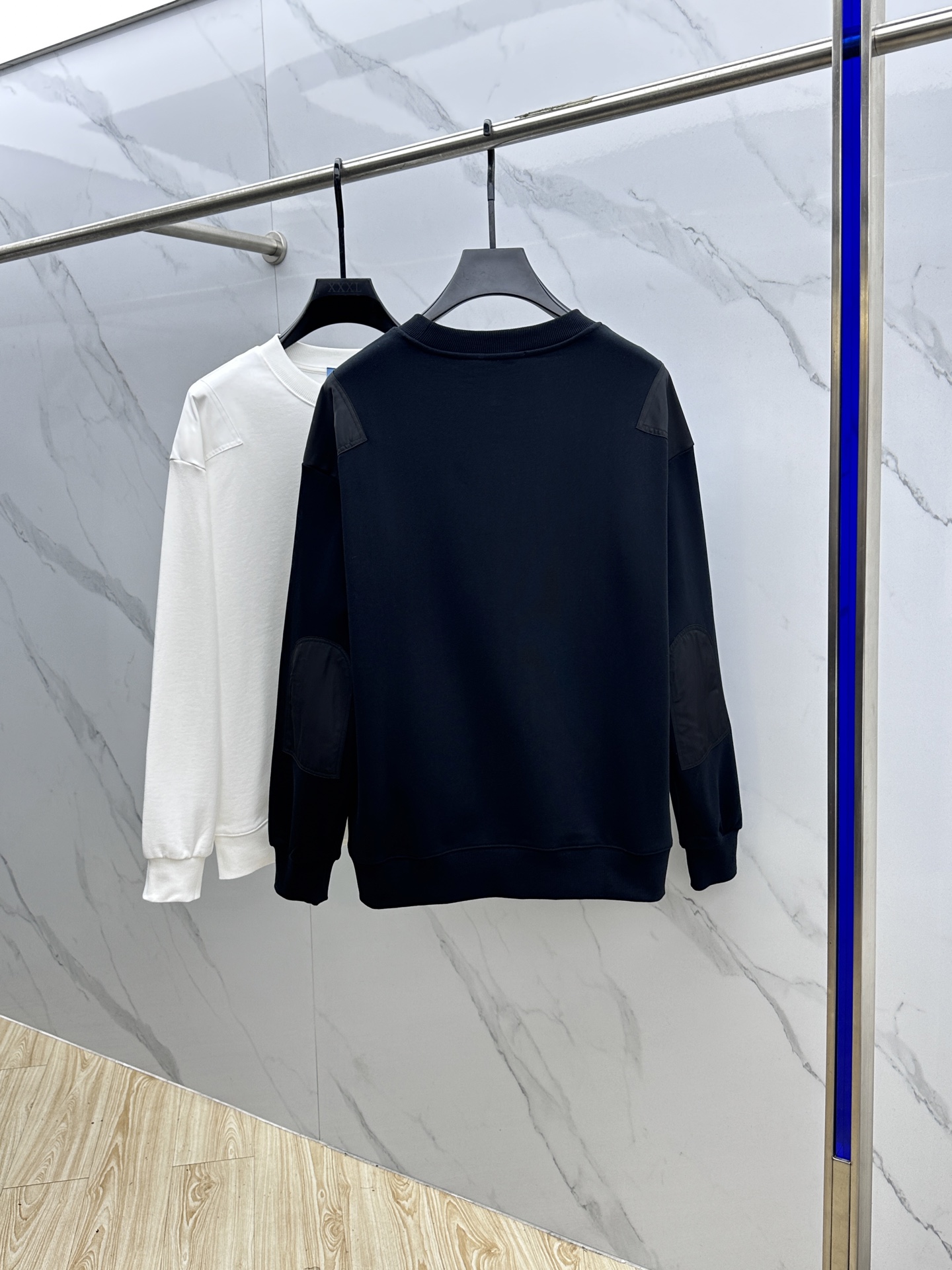 🆕Prada普拉达 2025Ss秋冬新款卫衣，精美工艺圆领款，特制纯棉400克面料升级水洗大毛圈、柔软贴