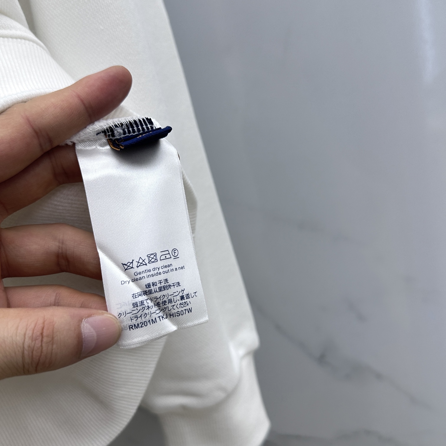 🆕1V*路易威登 25ssPharrell合作刺绣罗纹领新款卫衣 上绣有 Pharrell Willia