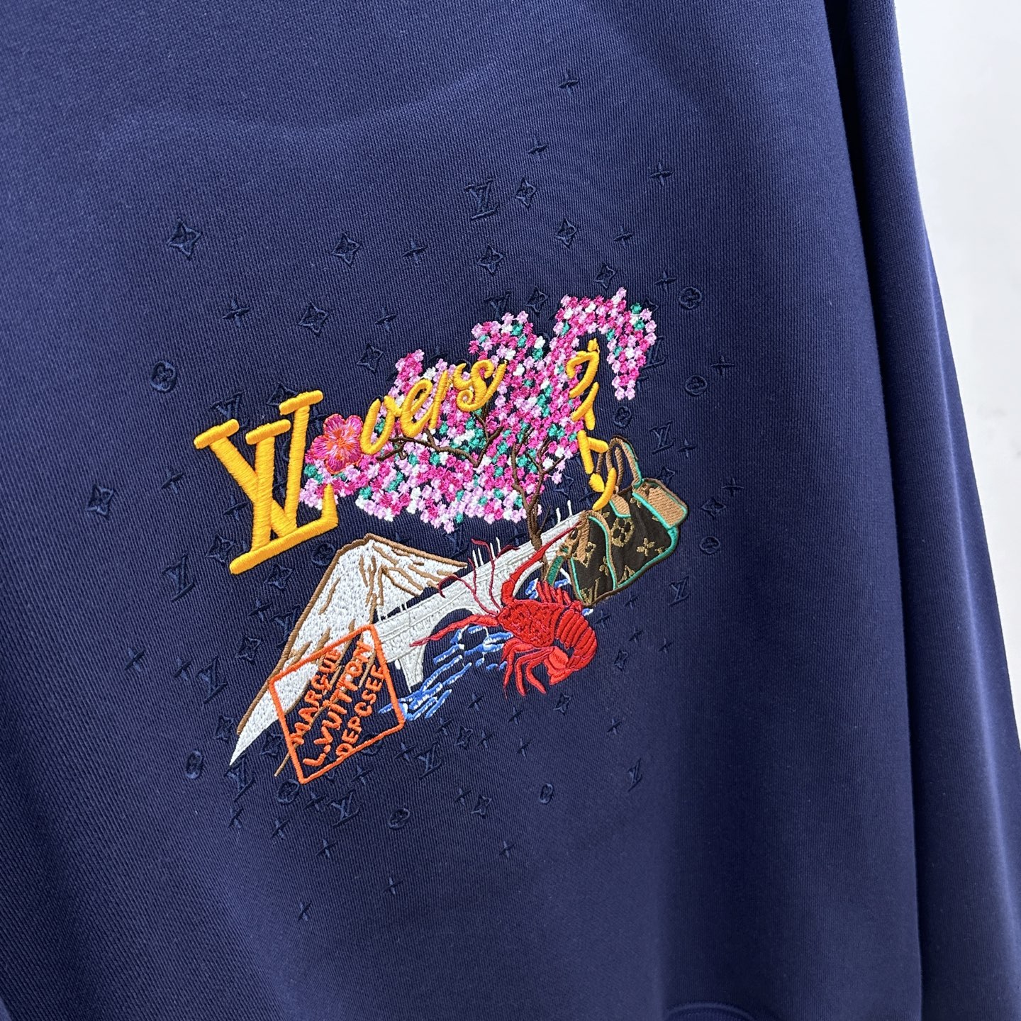 🆕1V*路易威登 25ssPharrell合作刺绣罗纹领新款卫衣 上绣有 Pharrell Willia