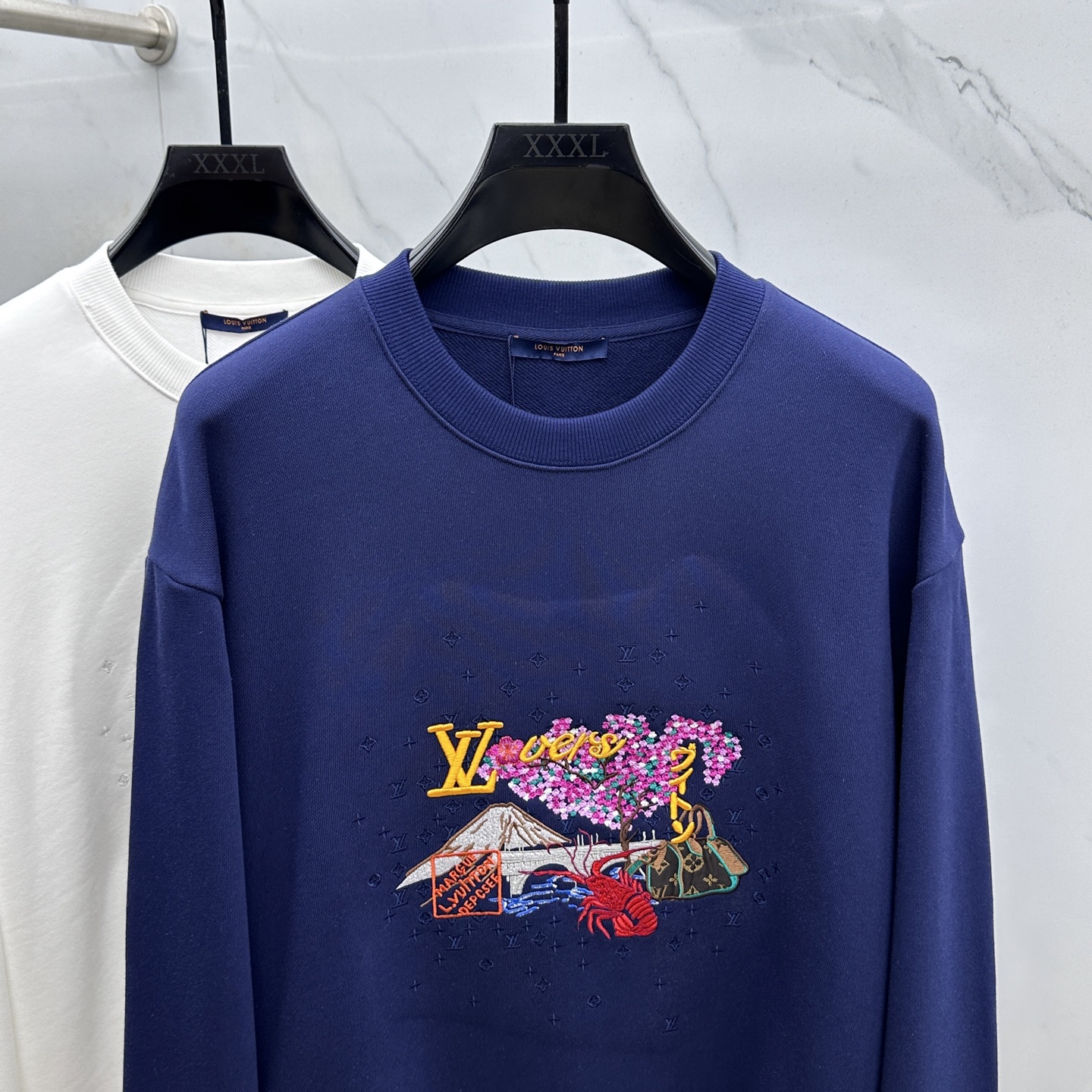 🆕1V*路易威登 25ssPharrell合作刺绣罗纹领新款卫衣 上绣有 Pharrell Willia