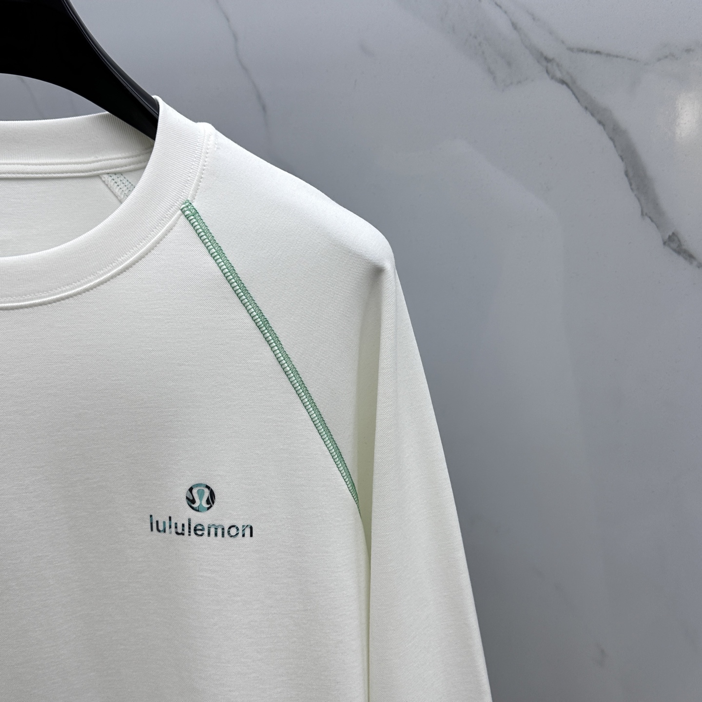 🆕lululemon 2025SS秋季新款男士圆领长袖 T 恤，以当季色调传递典雅韵味，成就日常搭配佳选