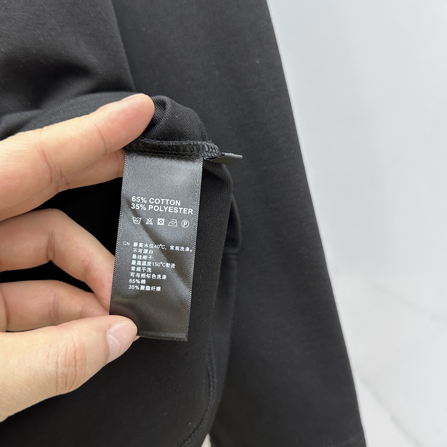 🆕ARCTERYX始祖鸟 2025SS秋季新款男士圆领长袖 T 恤，以当季色调传递典雅韵味，成就日常搭配