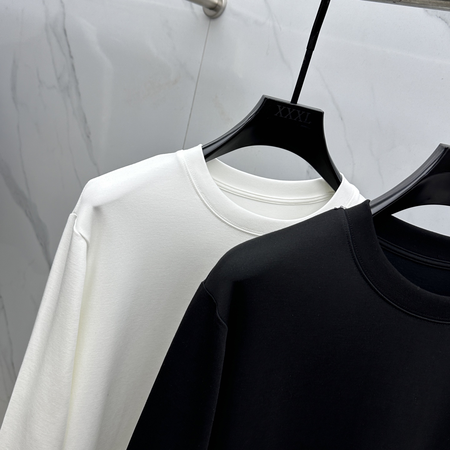 🆕ARCTERYX始祖鸟 2025SS秋季新款男士圆领长袖 T 恤，以当季色调传递典雅韵味，成就日常搭配