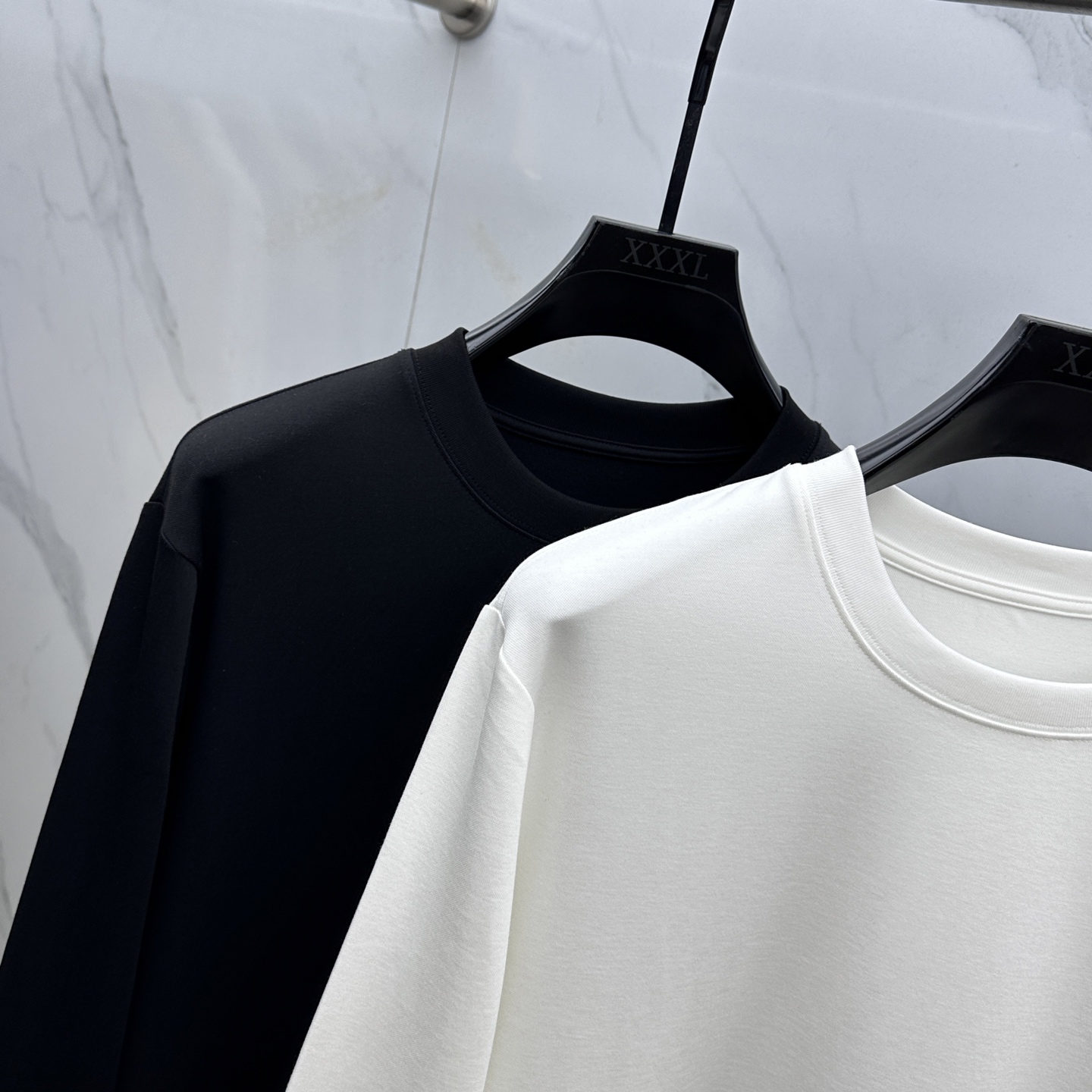 🆕ARCTERYX始祖鸟 2025SS秋季新款男士圆领长袖 T 恤，以当季色调传递典雅韵味，成就日常搭配