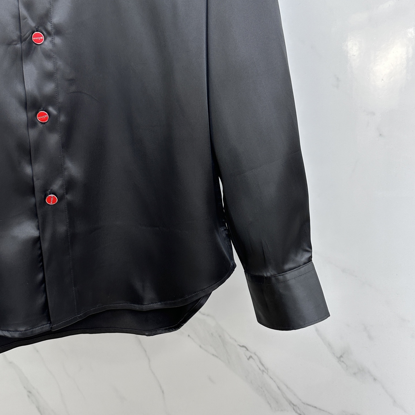 🆕Kiton奇顿 2025新品高端商务休闲定制纽扣免烫男士典雅纯色翻领真的是秋季必备款了，抗皱耐磨免烫好