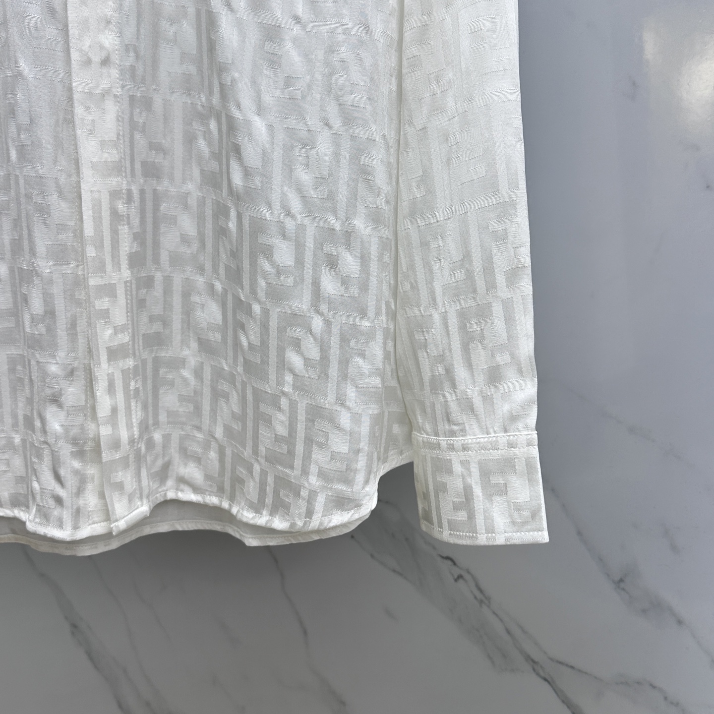 🆕FENDI芬迪 25新款复古翻领提花暗纹衬衣 定制YB进口双F提花面料 整体净色超级高档 舒适垂感有型