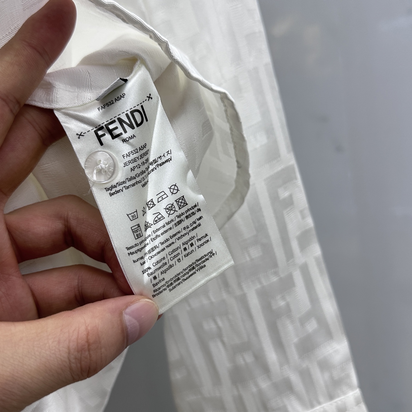 🆕FENDI芬迪 25新款复古翻领提花暗纹衬衣 定制YB进口双F提花面料 整体净色超级高档 舒适垂感有型