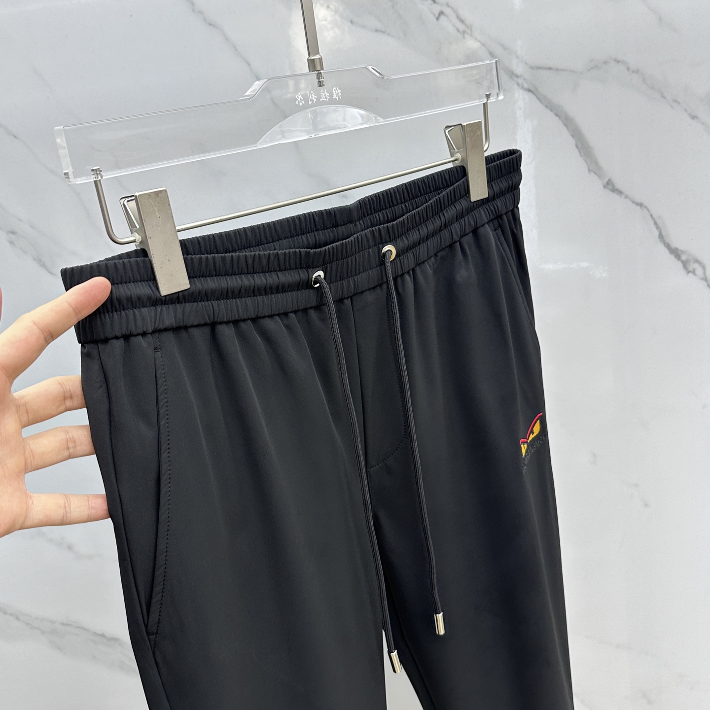 🆕FD芬迪 25ss早秋新款男士经典眼睛图案刺绣FF提花口袋直筒休闲！FD全新以其独特的面料、该采用客供