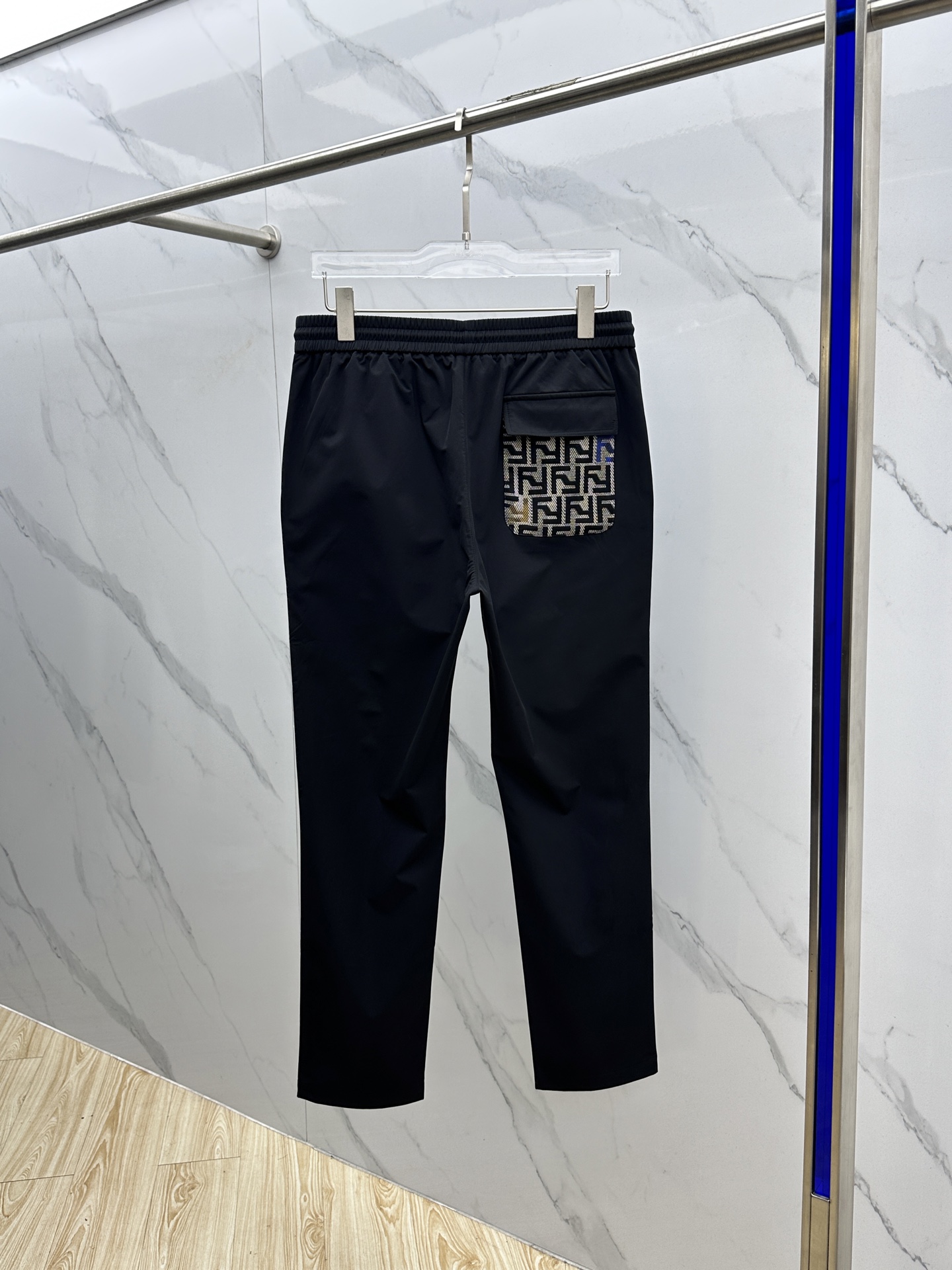 🆕FD芬迪 25ss早秋新款男士经典眼睛图案刺绣FF提花口袋直筒休闲！FD全新以其独特的面料、该采用客供