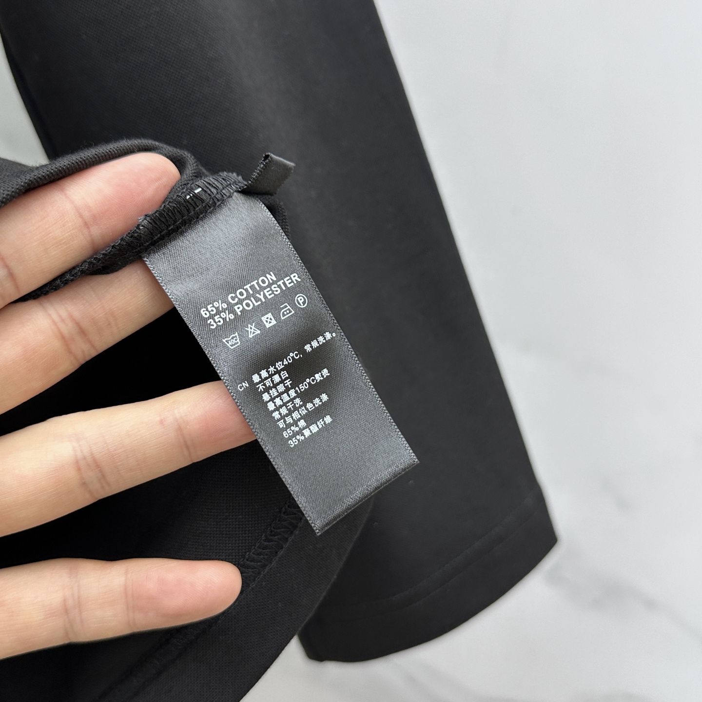 🆕ARCTERYX始祖鸟 2025SS秋季新款男士圆领长袖 T 恤，以当季色调传递典雅韵味，成就日常搭配