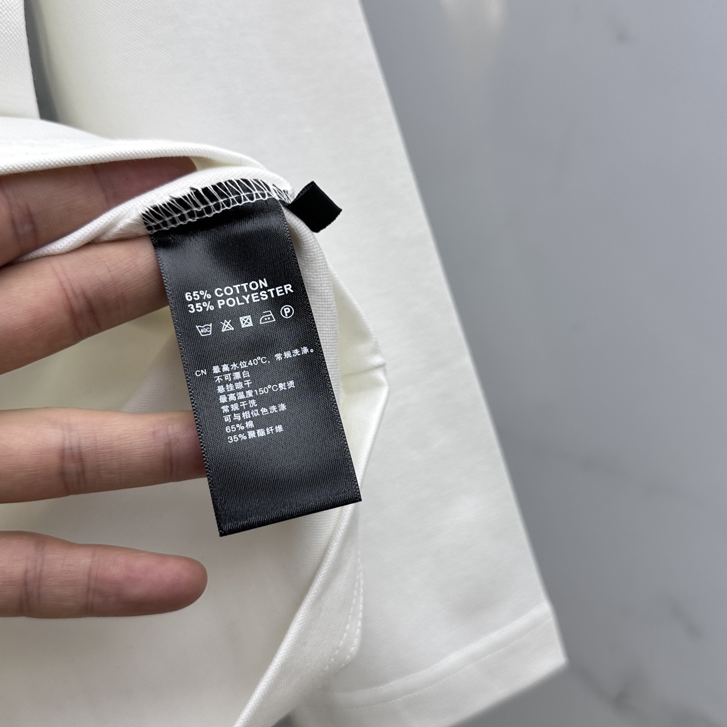 ￼ 🆕ARCTERYX始祖鸟 2025SS秋季新款男士圆领长袖 T 恤，以当季色调传递典雅韵味，成就日常