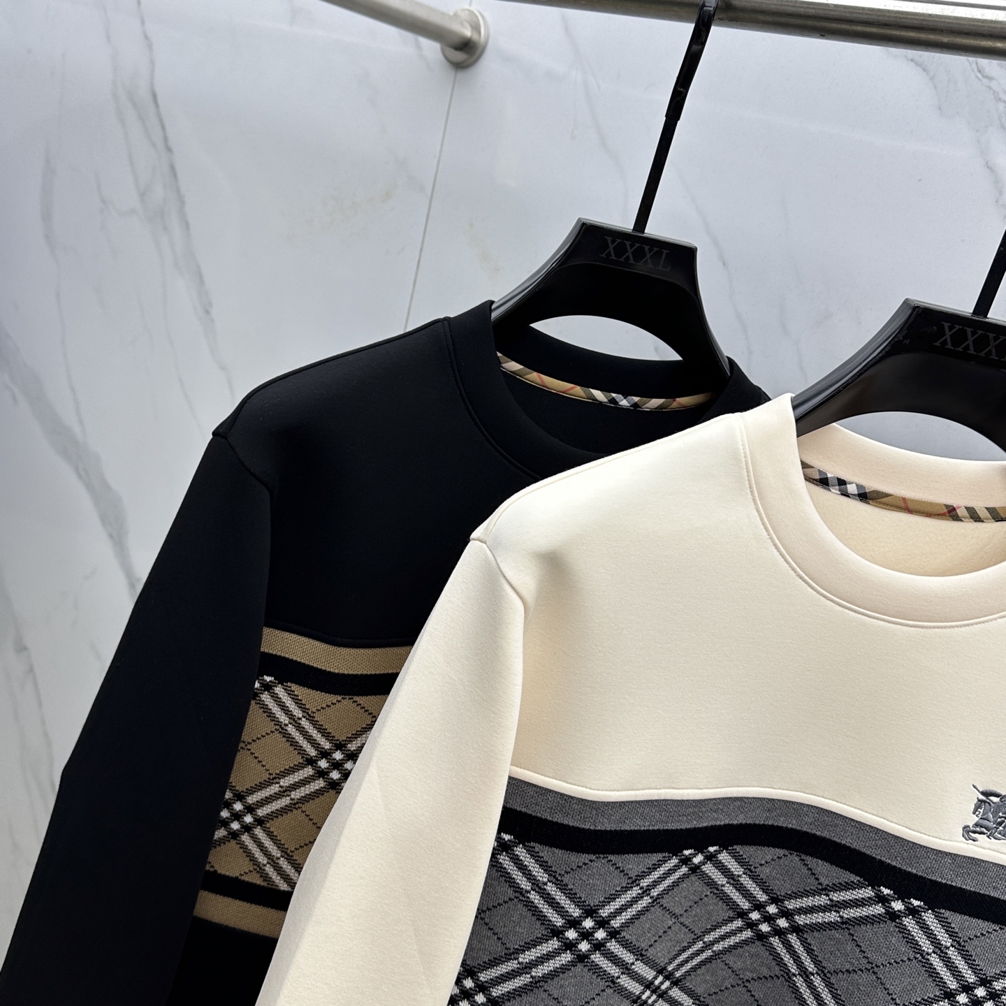 🆕Burberry巴宝莉 25ss秋季新品圆领拉绒空层卫衣 标志字母刺绣 细节上凸显质感整体设计，上身时