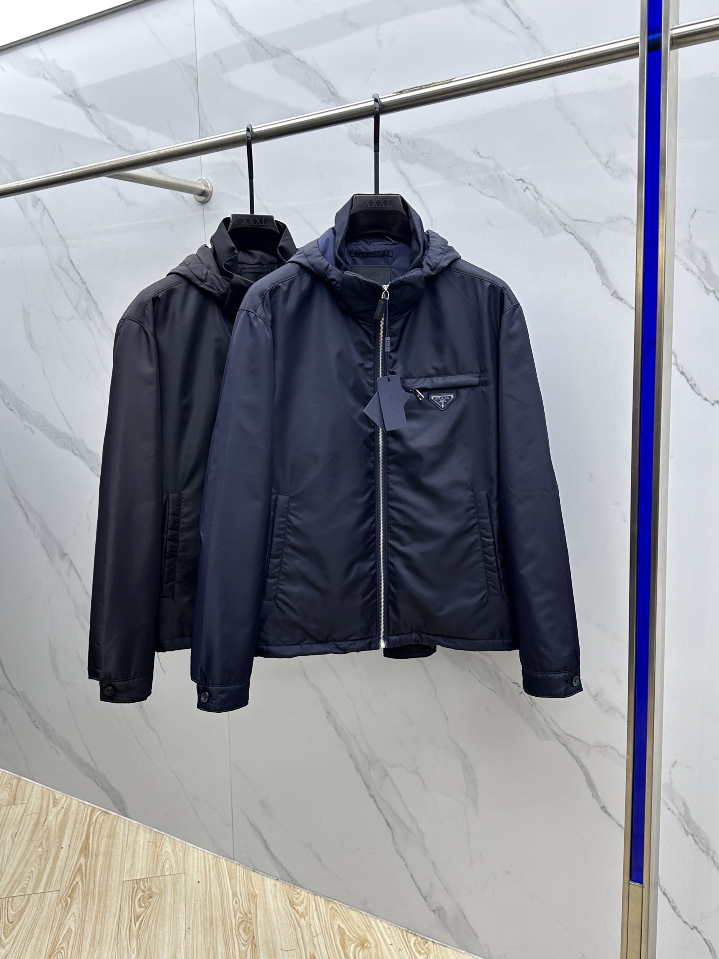 🆕Prada普拉达 2025ss秋冬新款连帽（可拆卸）夹棉外套夹克，原版订制五金配件全进口原版定制 欢迎