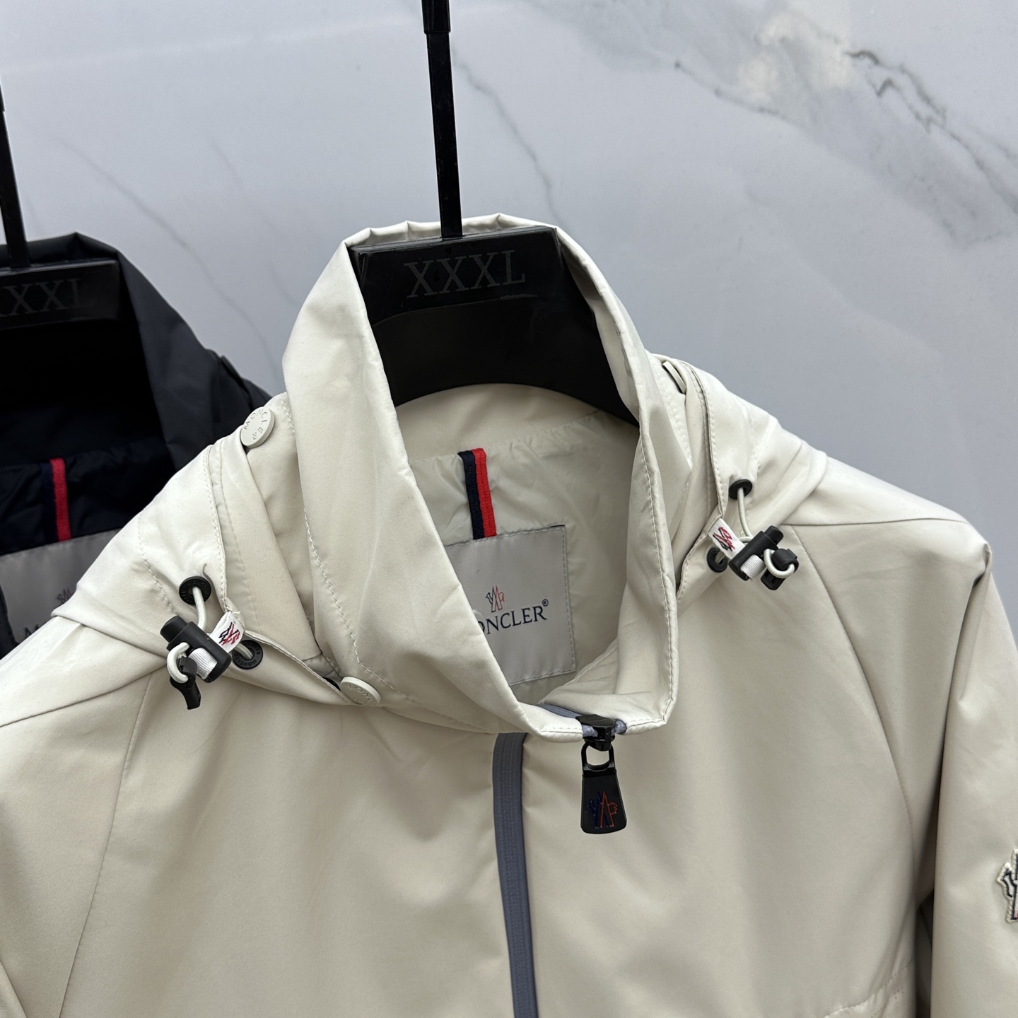 🆕Moncler蒙口 2025ss早秋新款发布夹棉连帽（帽子可收纳）夹克外套，字母老花 秋季爆款，穿上就