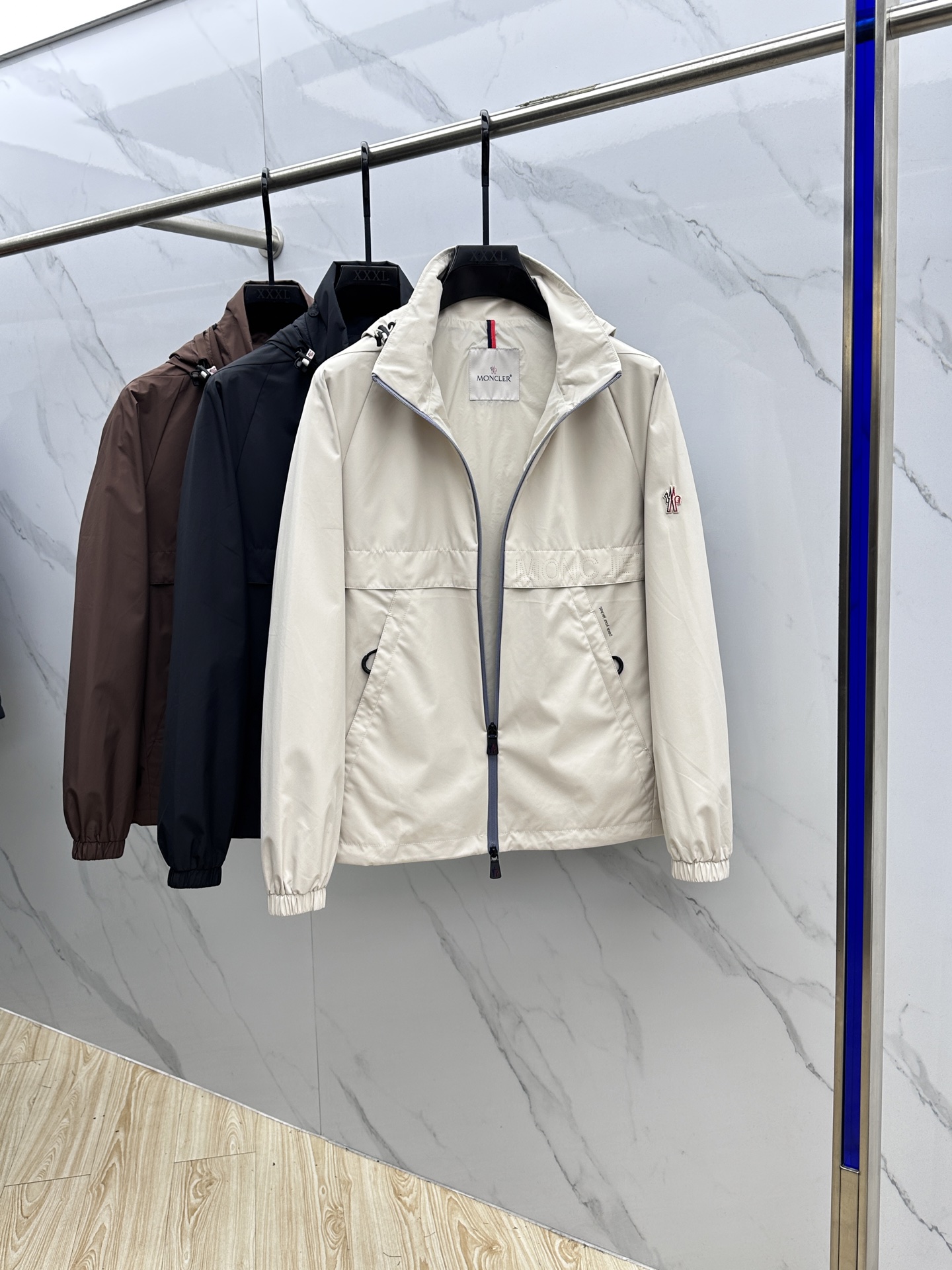 🆕Moncler蒙口 2025ss早秋新款发布夹棉连帽（帽子可收纳）夹克外套，字母老花 秋季爆款，穿上就