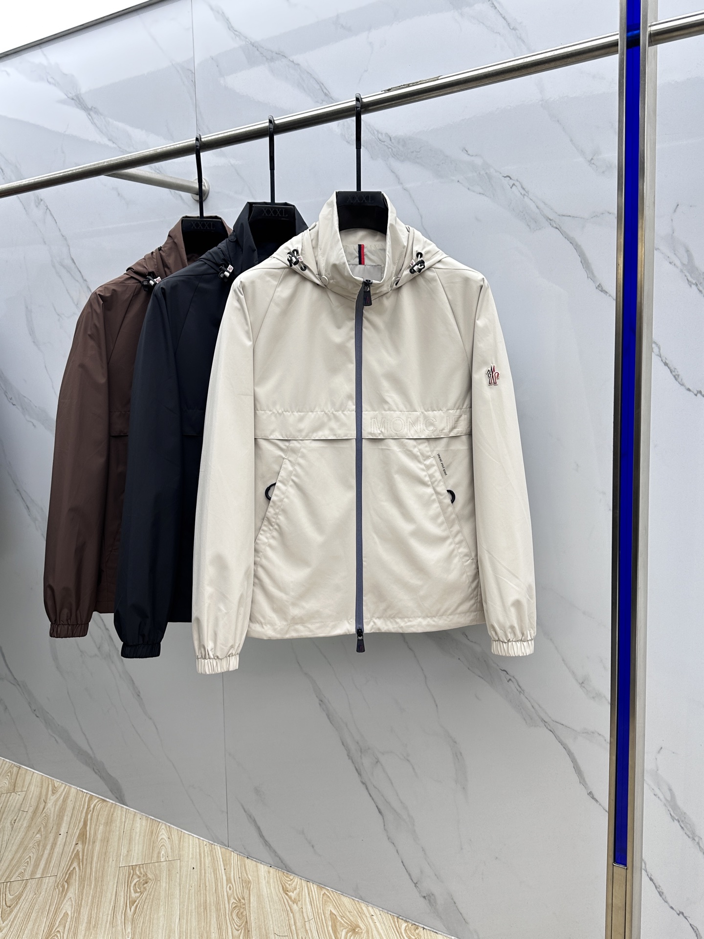 🆕Moncler蒙口 2025ss早秋新款发布夹棉连帽（帽子可收纳）夹克外套，字母老花 秋季爆款，穿上就
