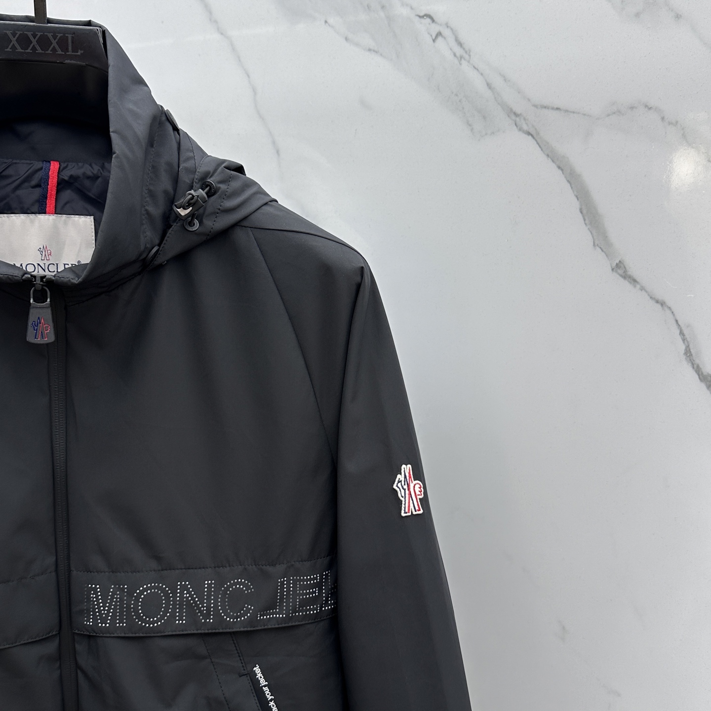 🆕Moncler蒙口 2025ss早秋新款发布夹棉连帽（帽子可收纳）夹克外套，字母老花 秋季爆款，穿上就