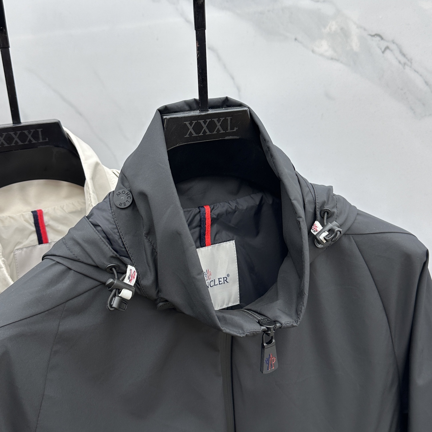 🆕Moncler蒙口 2025ss早秋新款发布夹棉连帽（帽子可收纳）夹克外套，字母老花 秋季爆款，穿上就