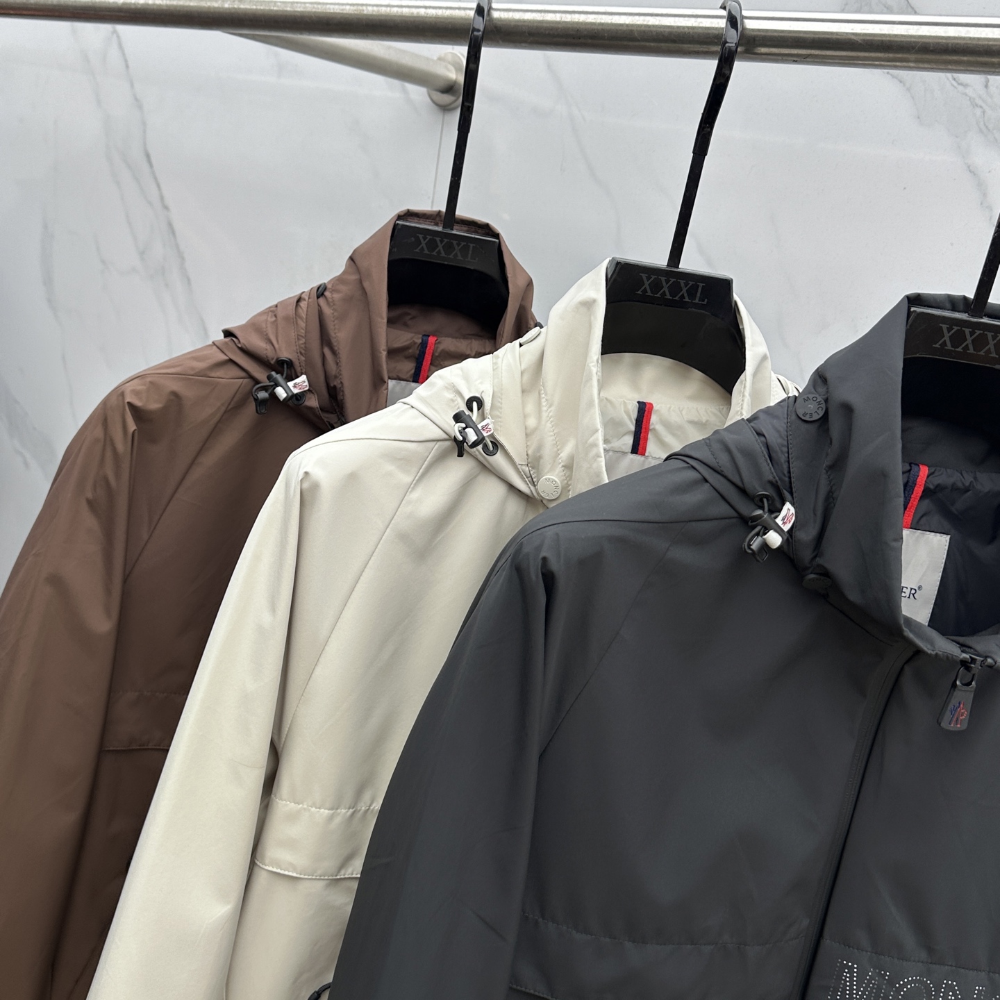 🆕Moncler蒙口 2025ss早秋新款发布夹棉连帽（帽子可收纳）夹克外套，字母老花 秋季爆款，穿上就