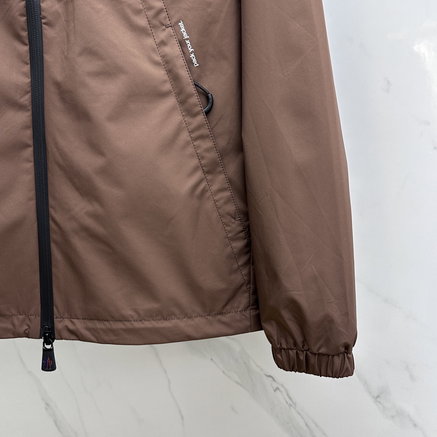 🆕Moncler蒙口 2025ss早秋新款发布夹棉连帽（帽子可收纳）夹克外套，字母老花 秋季爆款，穿上就