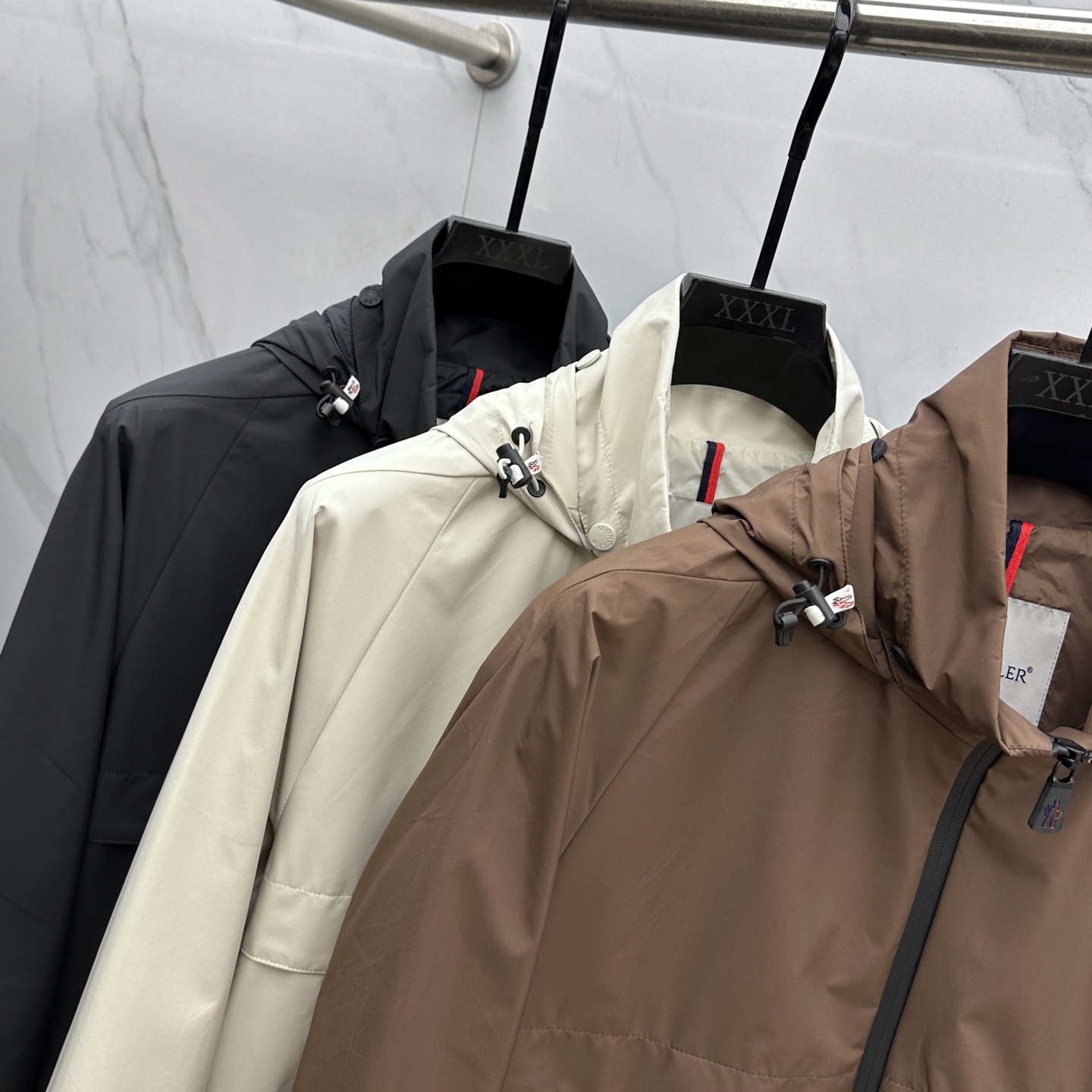 🆕Moncler蒙口 2025ss早秋新款发布夹棉连帽（帽子可收纳）夹克外套，字母老花 秋季爆款，穿上就