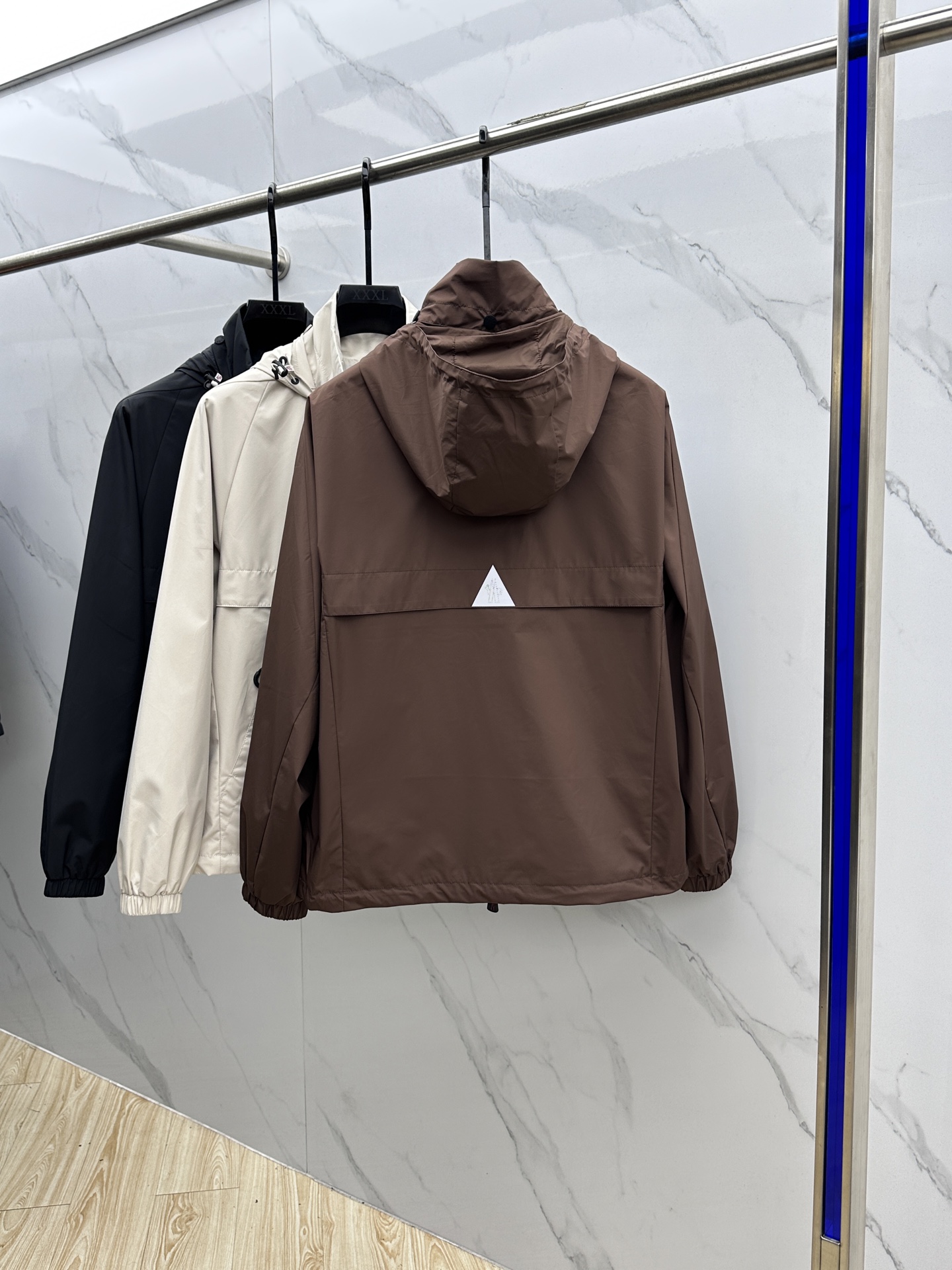 🆕Moncler蒙口 2025ss早秋新款发布夹棉连帽（帽子可收纳）夹克外套，字母老花 秋季爆款，穿上就