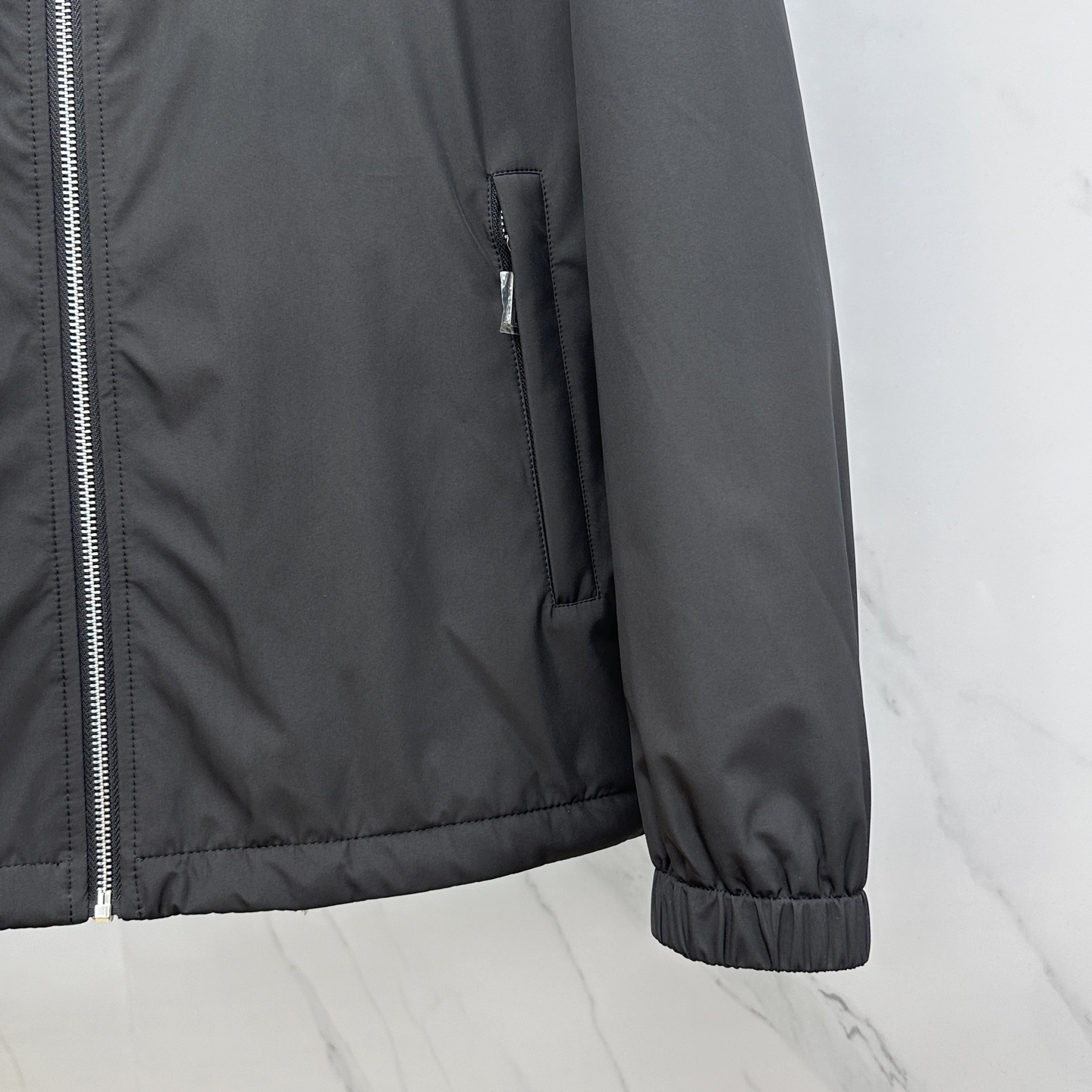 🆕Prada普拉达 2025ss秋冬新款连帽（可拆卸）夹棉外套夹克，原版订制五金配件全进口原版定制 欢迎