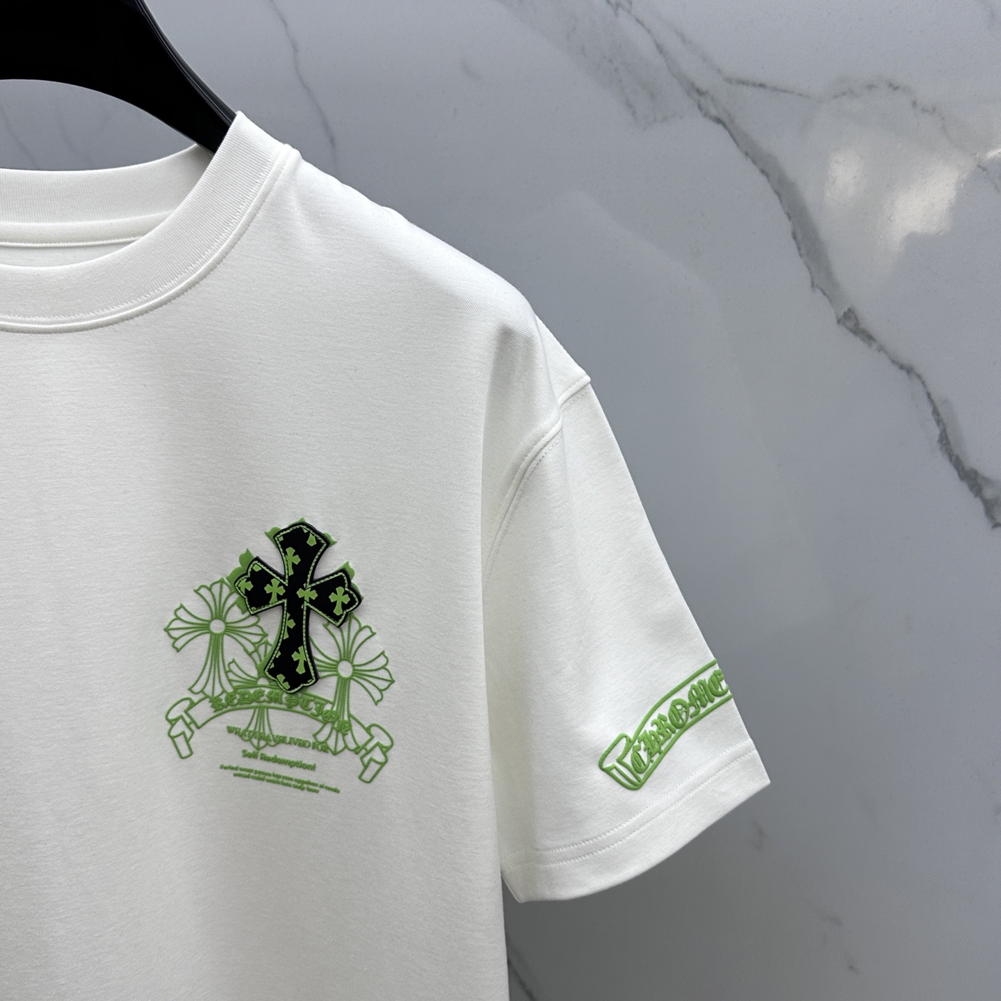 🆕CH*克罗心 2025SS秋季新款短袖打底T 恤，以当季色调传递典雅韵味，成就日常搭配佳选。胸前log