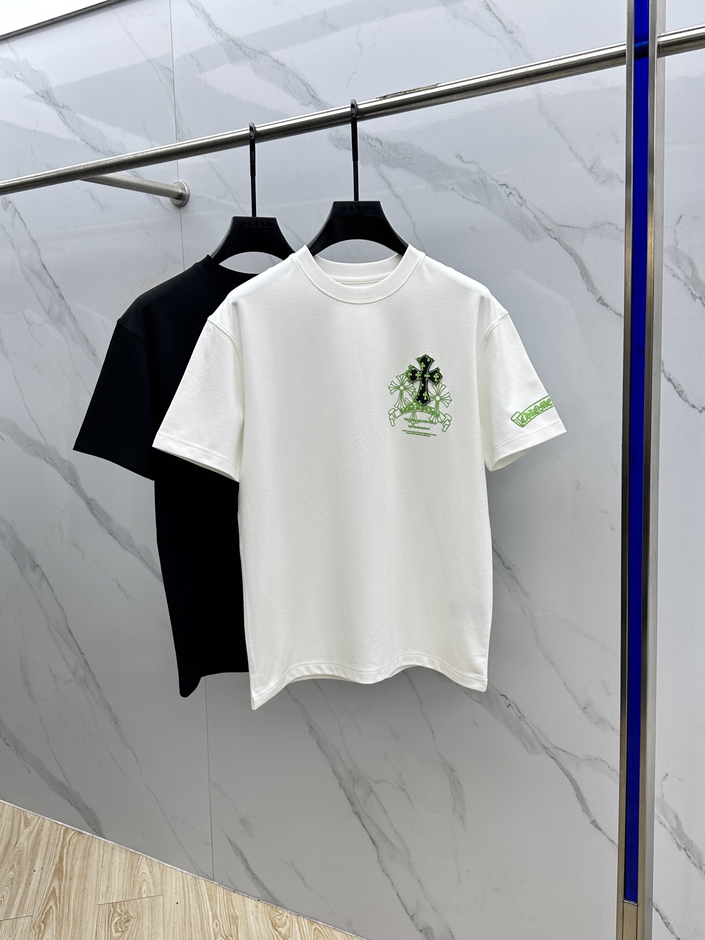 🆕CH*克罗心 2025SS秋季新款短袖打底T 恤，以当季色调传递典雅韵味，成就日常搭配佳选。胸前log