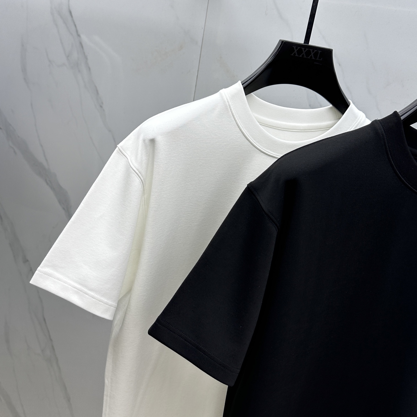 🆕CH*克罗心 2025SS秋季新款短袖打底T 恤，以当季色调传递典雅韵味，成就日常搭配佳选。胸前log