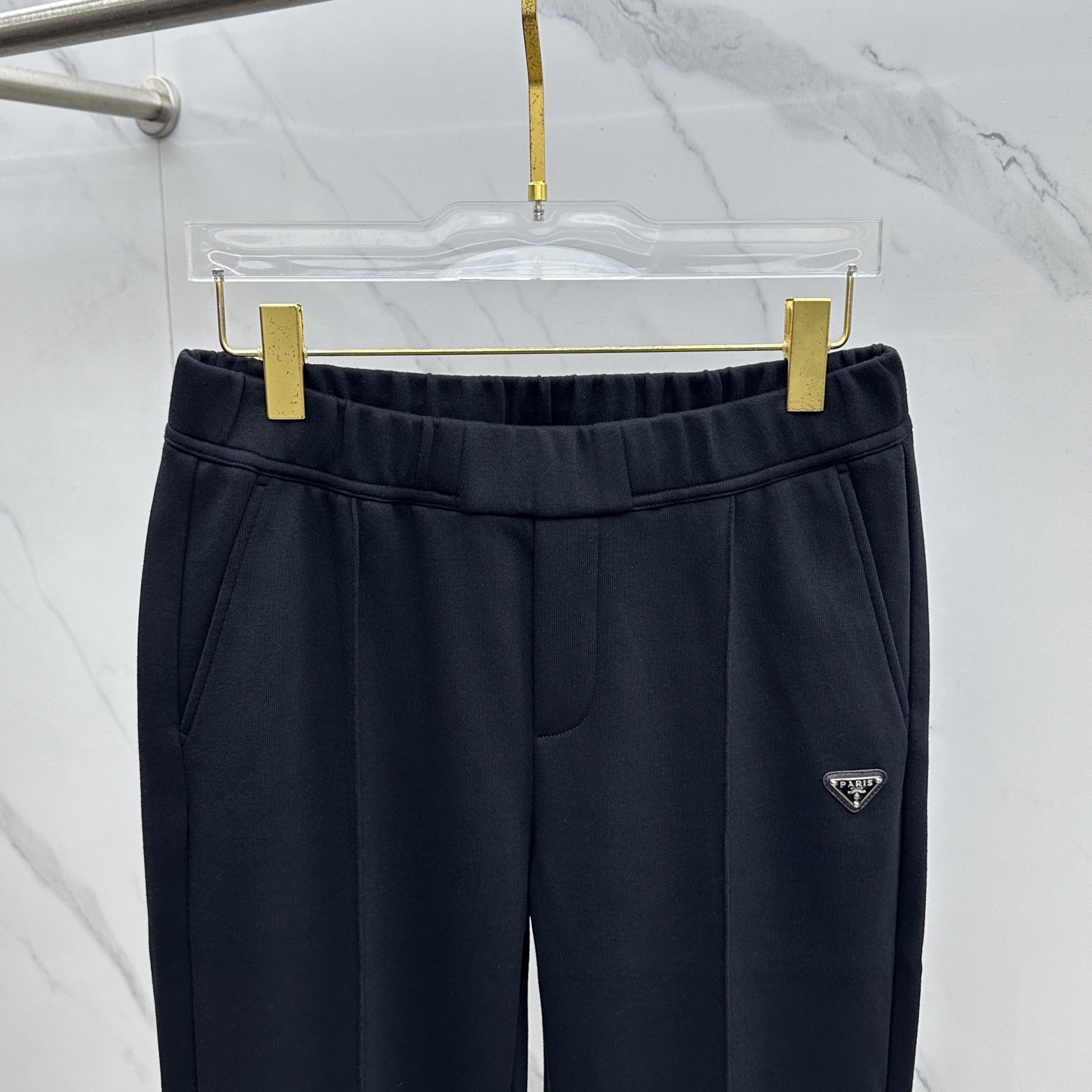 高货🆕Prada普拉达 2025秋冬新款休闲裤 立体定位经典品牌金属LOGO 高端版本，定制面料 透气舒