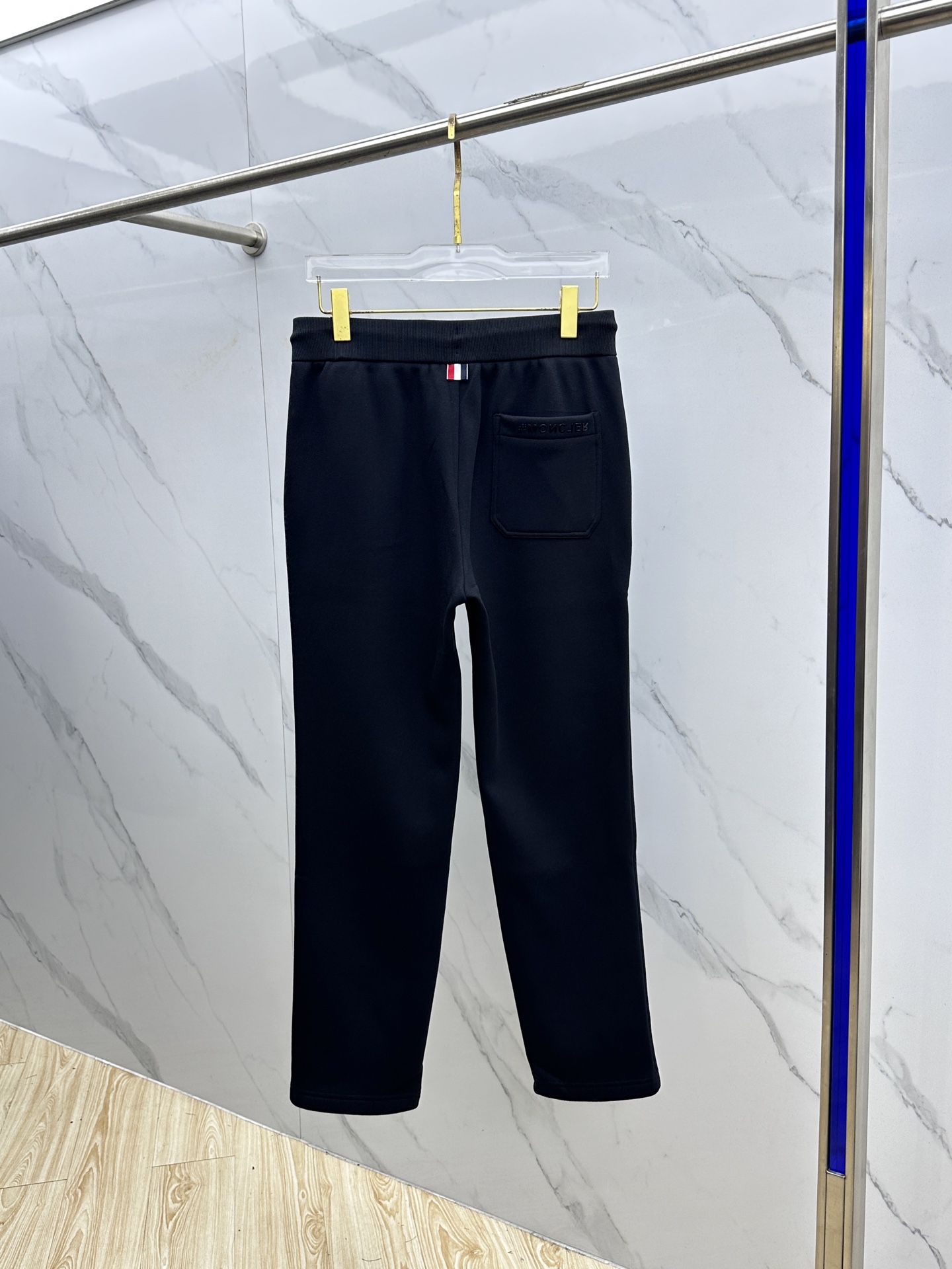 高货🆕Moncler蒙口 2025秋冬新款休闲裤 加绒加厚，立体定位品牌LOGO 高端版本，定制面料 透