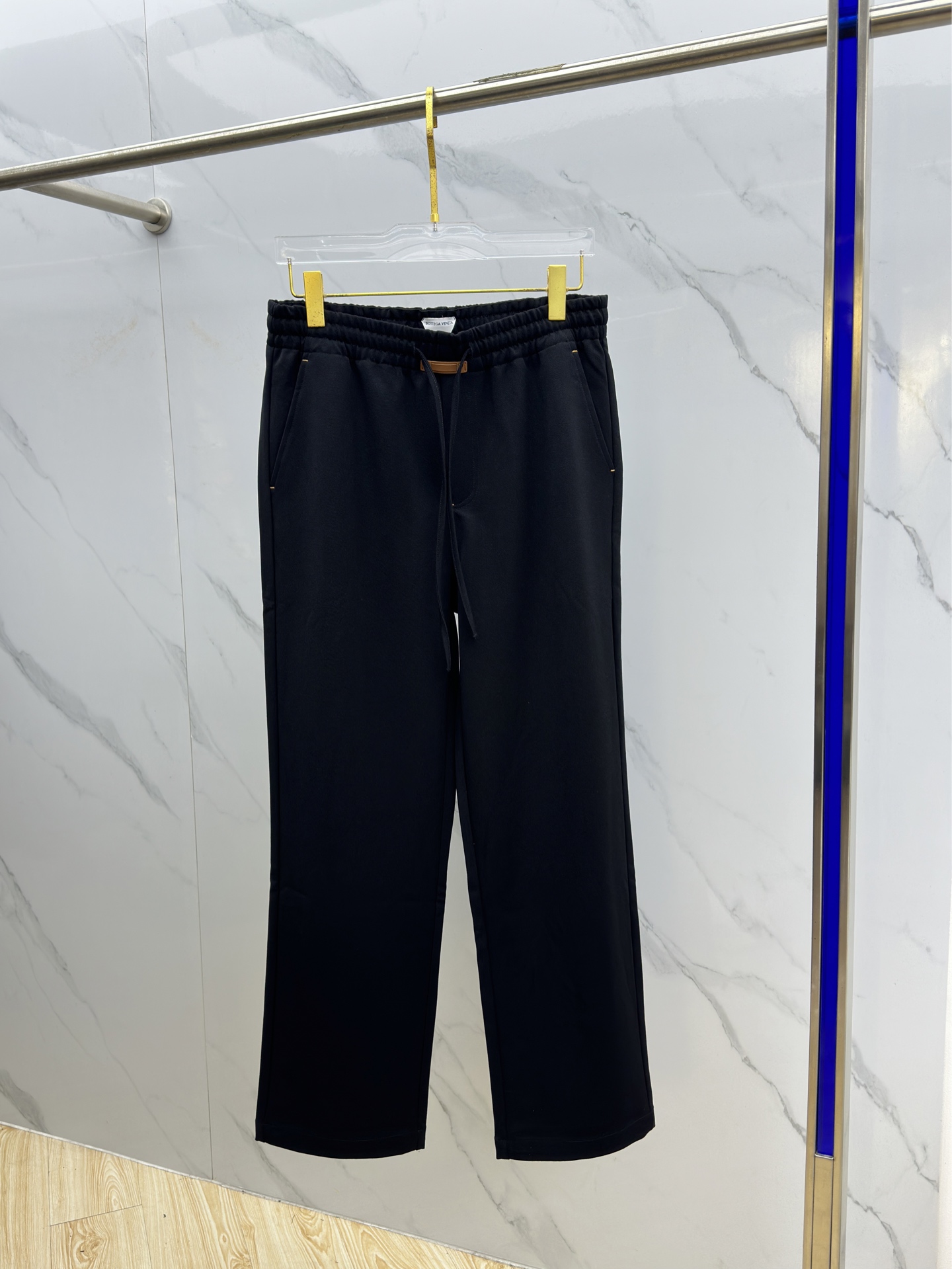 高货🆕BV葆蝶家 2025秋冬新款休闲裤 高端版本，定织定染面料 垂感特别好 透气舒适度高，细节、做工细