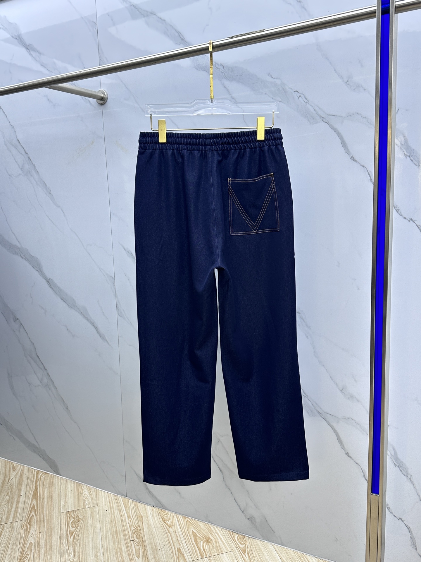 高货🆕BV葆蝶家 2025秋冬新款休闲裤 高端版本，定织定染面料 垂感特别好 透气舒适度高，细节、做工细