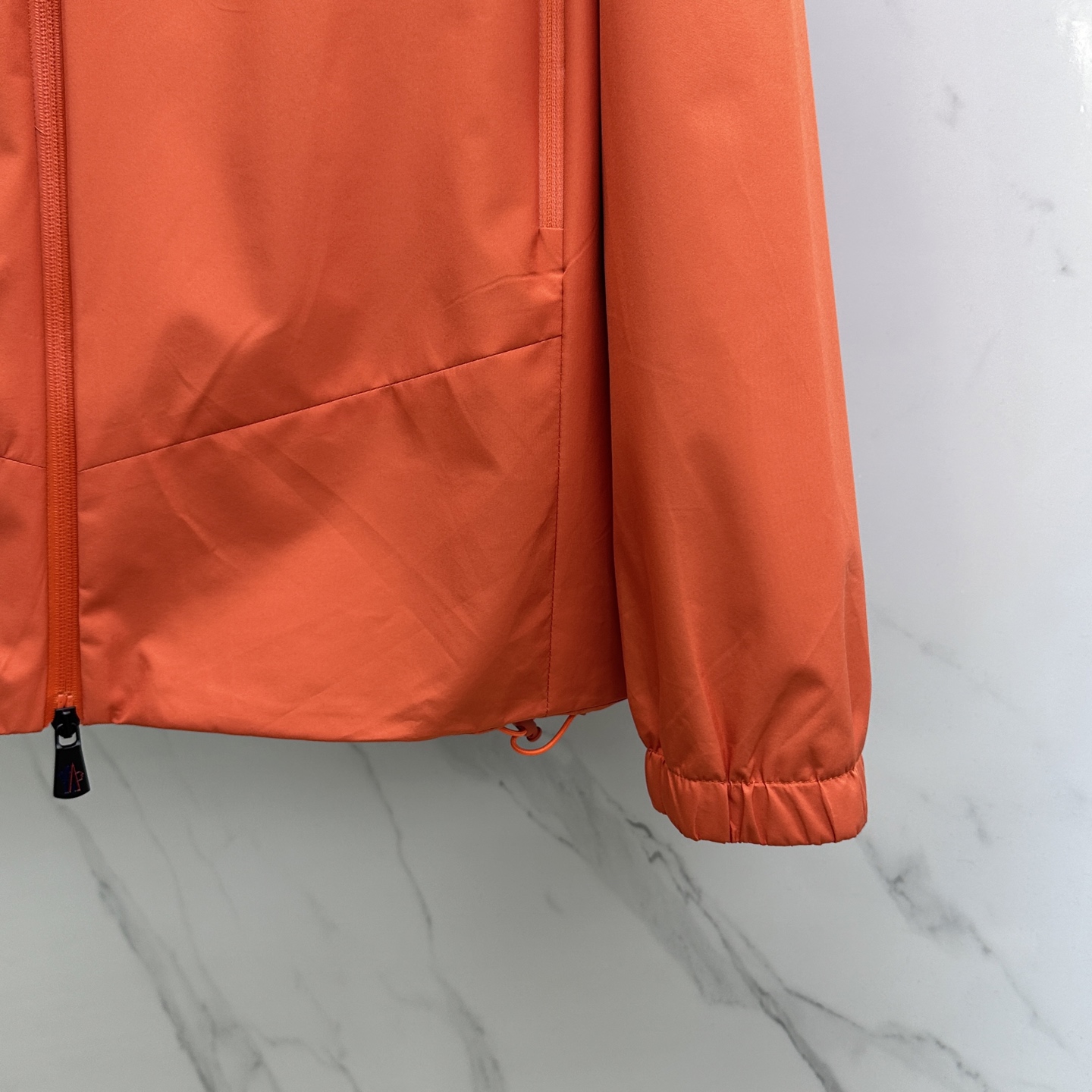 🆕Moncler蒙口 2025ss早秋新款发布夹棉连帽夹克外套，字母logo标识 秋季爆款，穿上就是舒适