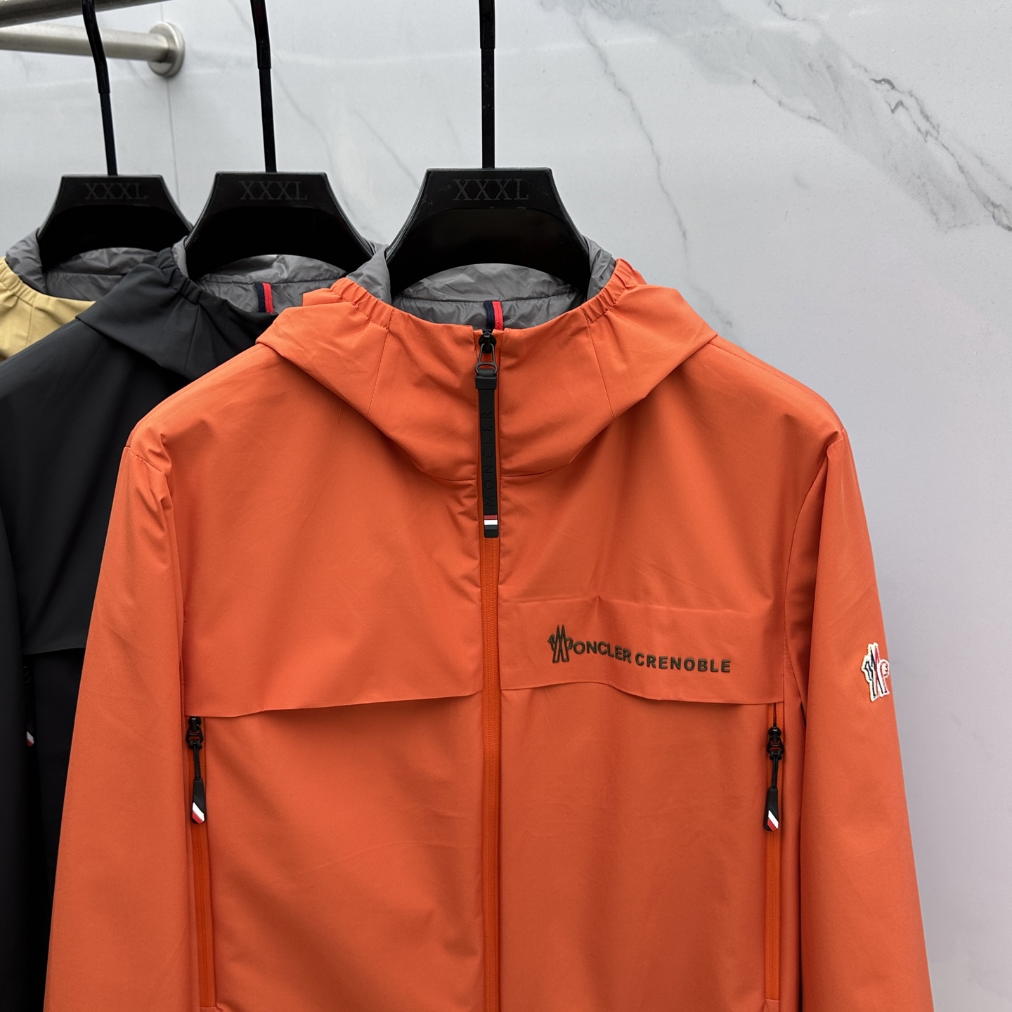 🆕Moncler蒙口 2025ss早秋新款发布夹棉连帽夹克外套，字母logo标识 秋季爆款，穿上就是舒适