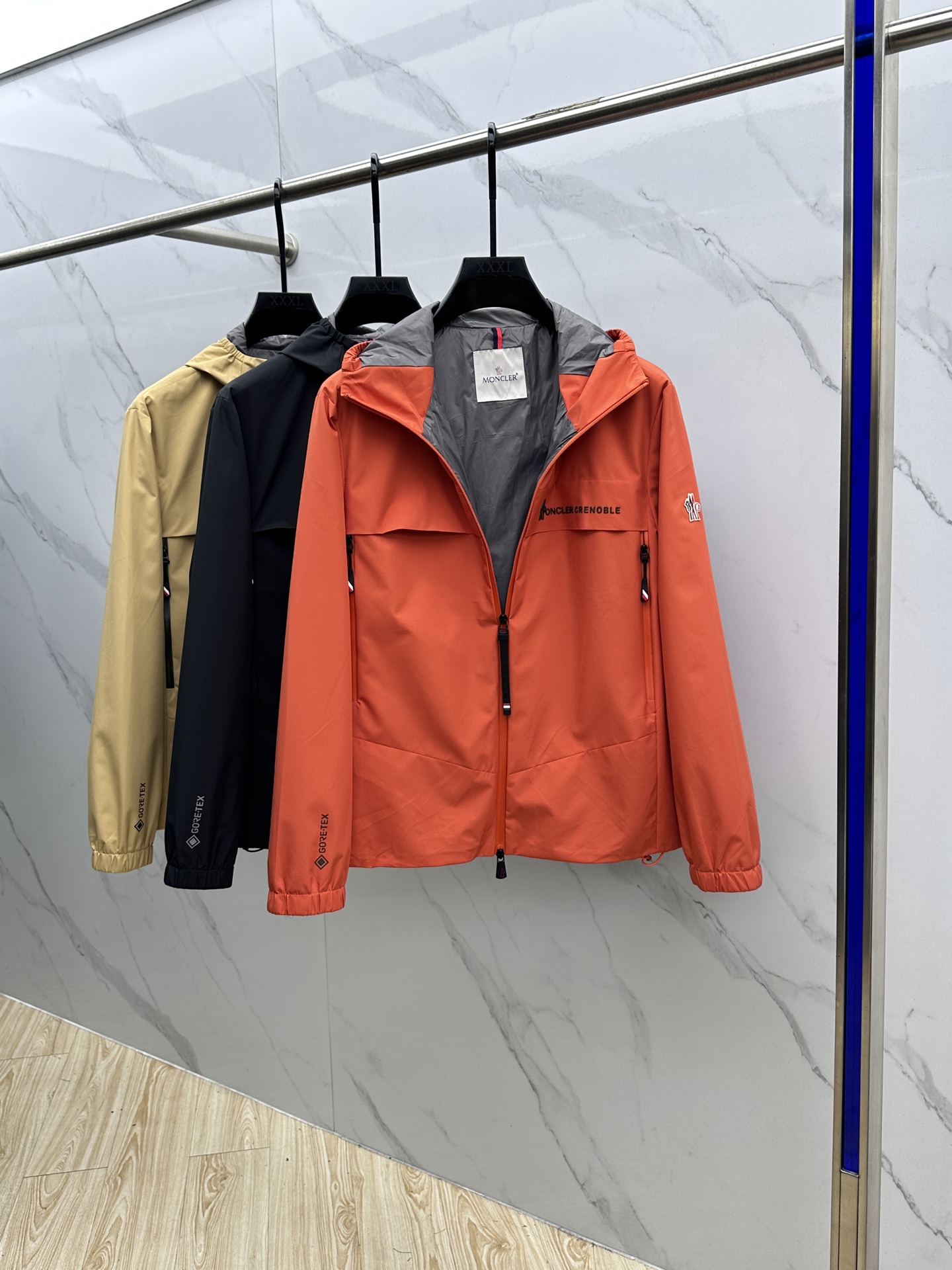 🆕Moncler蒙口 2025ss早秋新款发布夹棉连帽夹克外套，字母logo标识 秋季爆款，穿上就是舒适