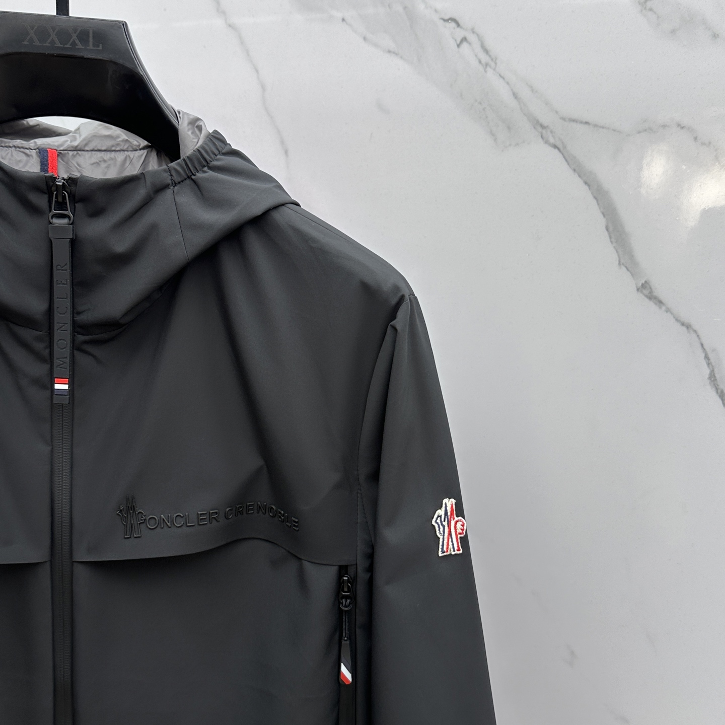 🆕Moncler蒙口 2025ss早秋新款发布夹棉连帽夹克外套，字母logo标识 秋季爆款，穿上就是舒适