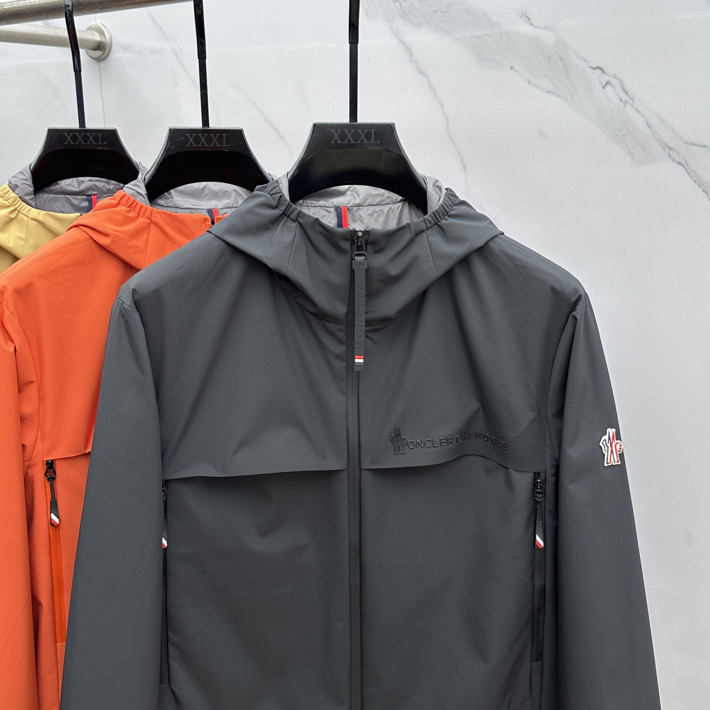 🆕Moncler蒙口 2025ss早秋新款发布夹棉连帽夹克外套，字母logo标识 秋季爆款，穿上就是舒适