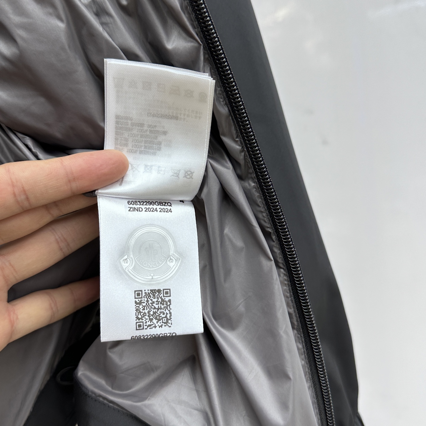 🆕Moncler蒙口 2025ss早秋新款发布夹棉连帽夹克外套，字母logo标识 秋季爆款，穿上就是舒适