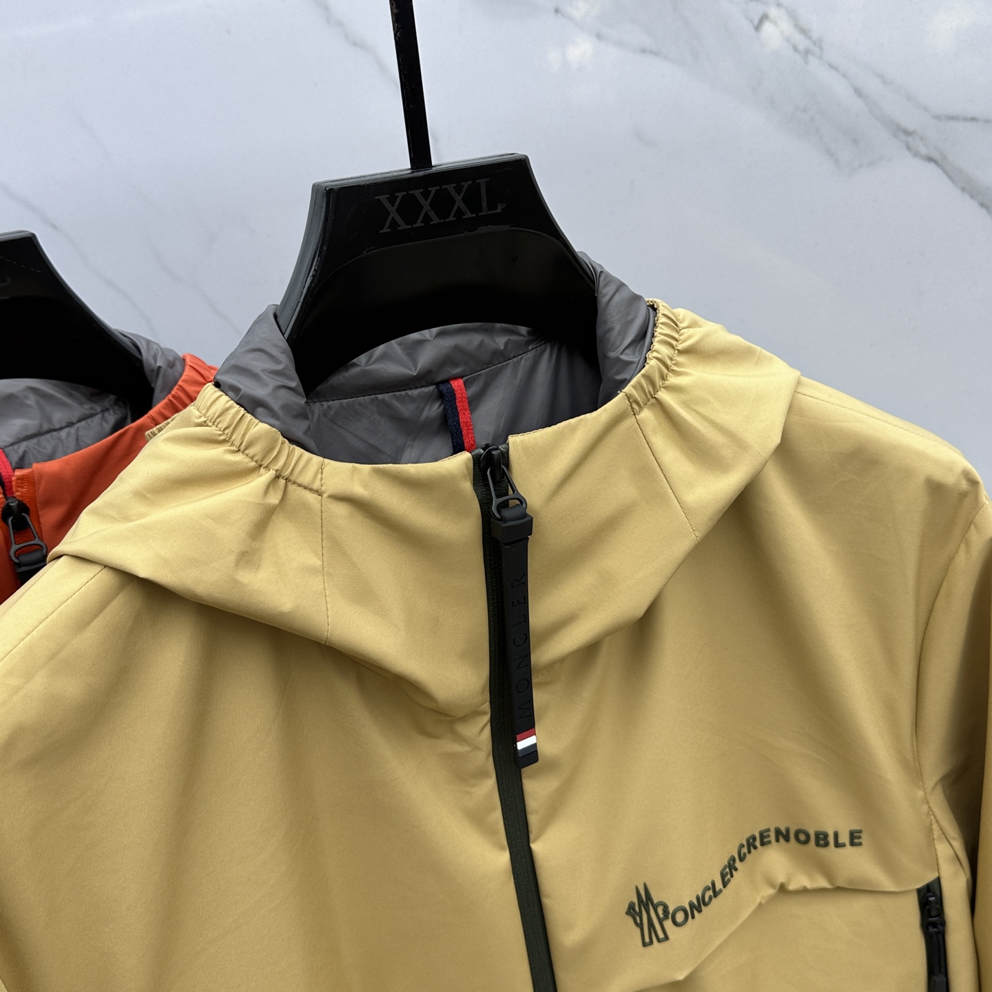 🆕Moncler蒙口 2025ss早秋新款发布夹棉连帽夹克外套，字母logo标识 秋季爆款，穿上就是舒适