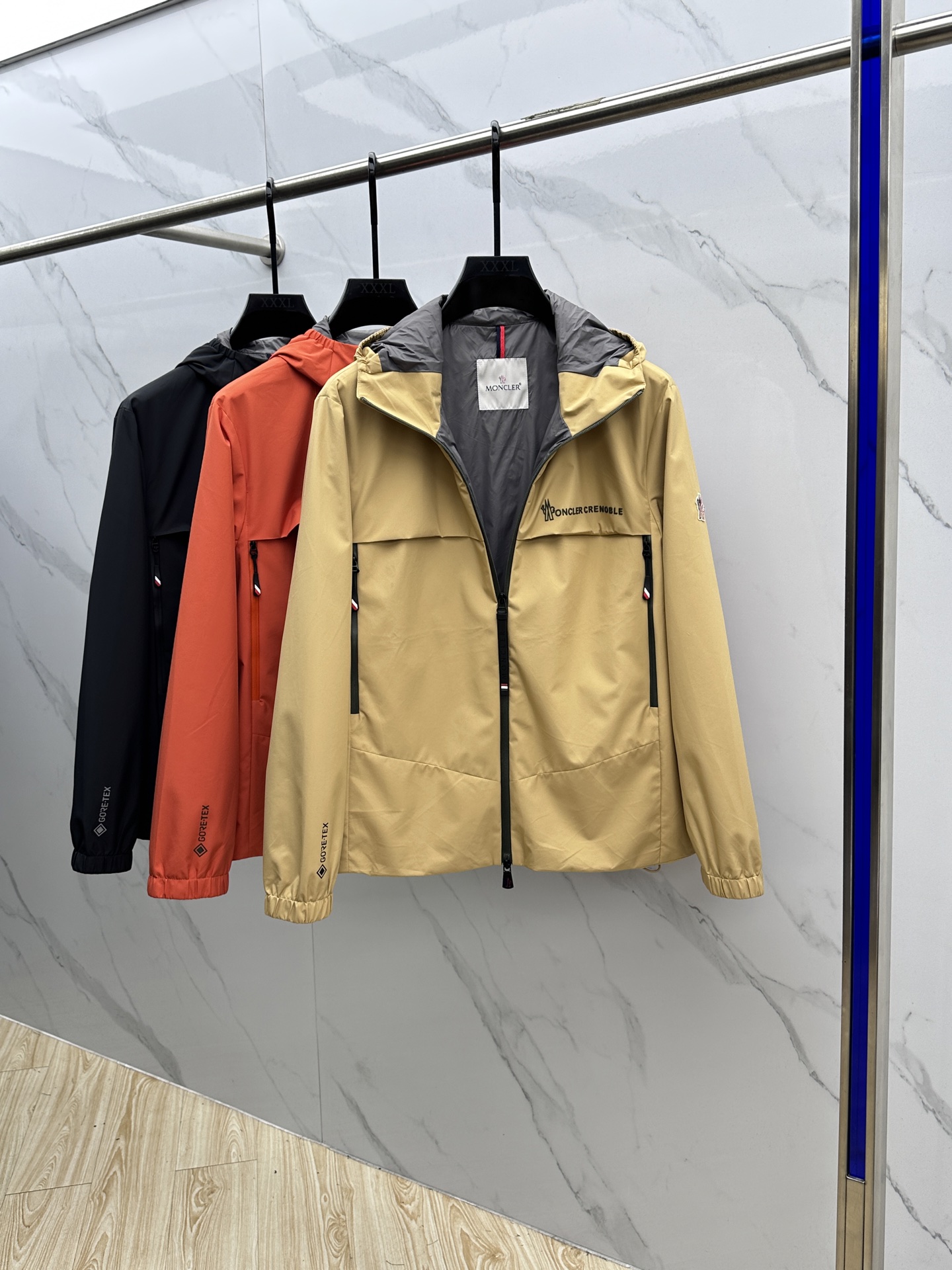 🆕Moncler蒙口 2025ss早秋新款发布夹棉连帽夹克外套，字母logo标识 秋季爆款，穿上就是舒适