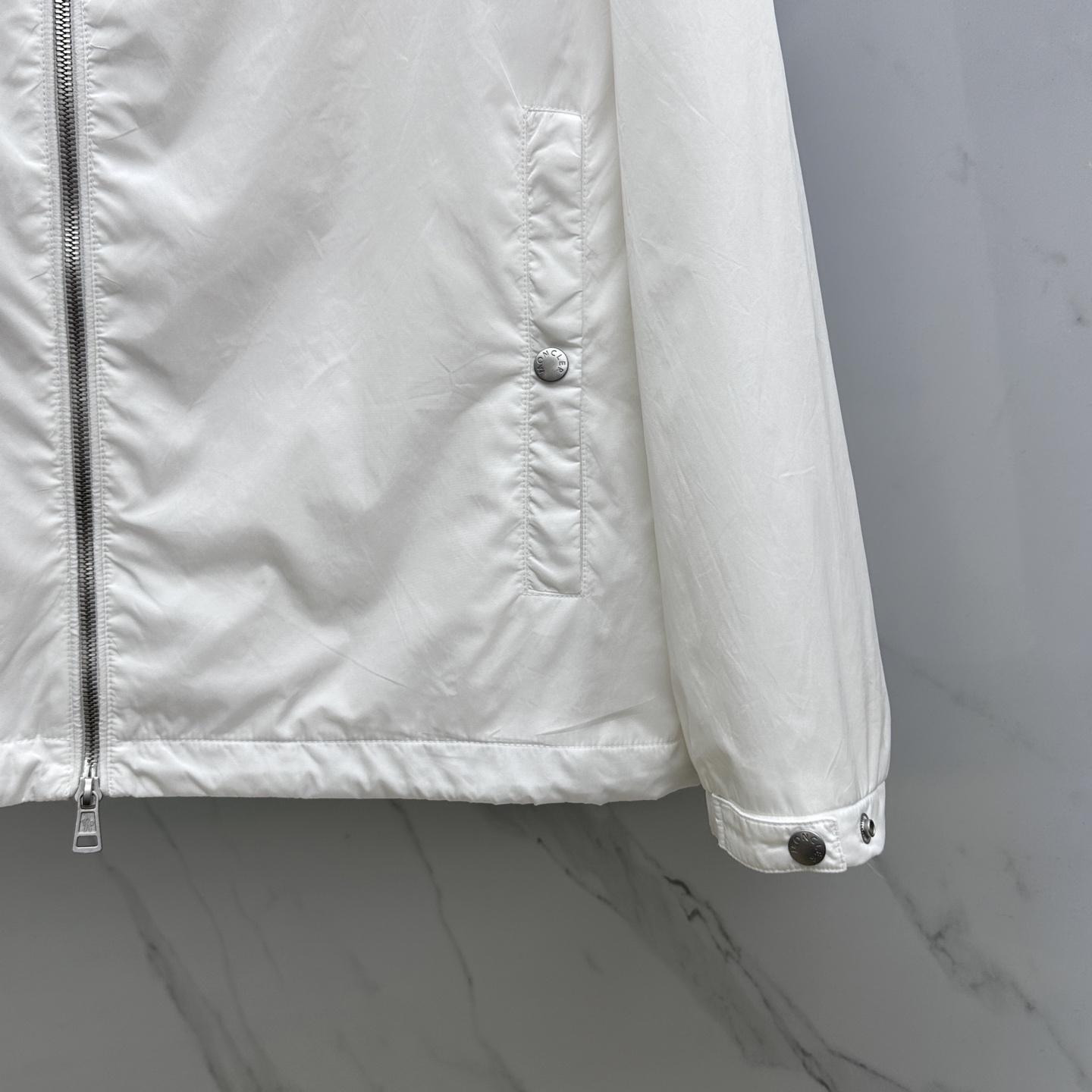 🆕Moncler蒙口 2025新款男士休闲定制夹克外套。穿上简约干练的休闲外套，瞬间重回时髦霸气，又是活